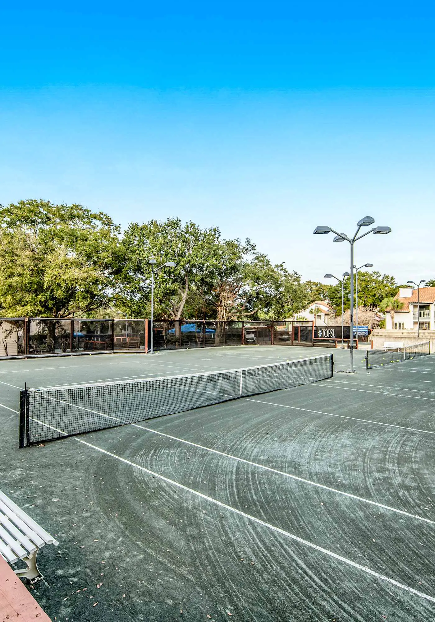 2BR villa: steps to beach & tennis courts