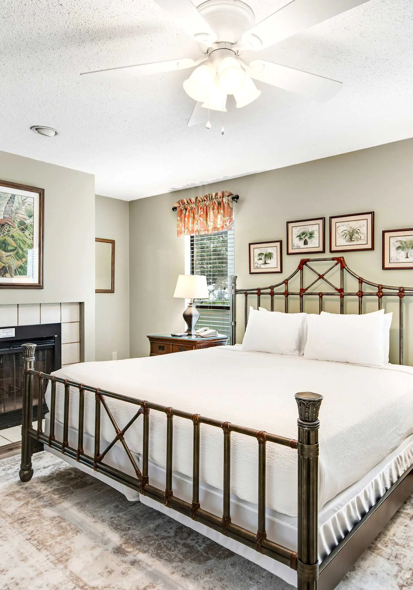 2BR villa: steps to beach & tennis courts