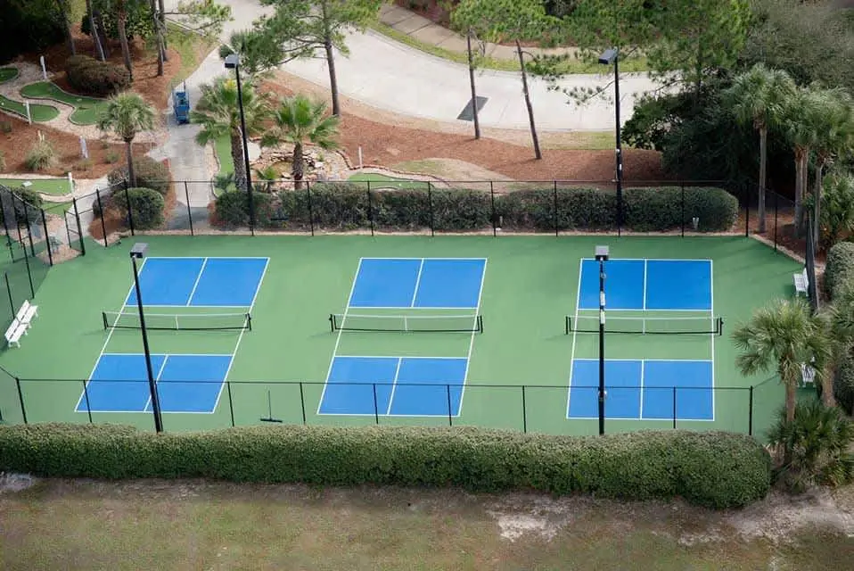 2BR villa: steps to beach & tennis courts