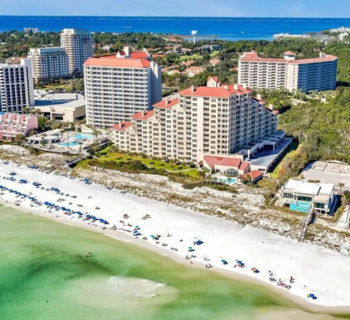 2BR villa: steps to beach & tennis courts