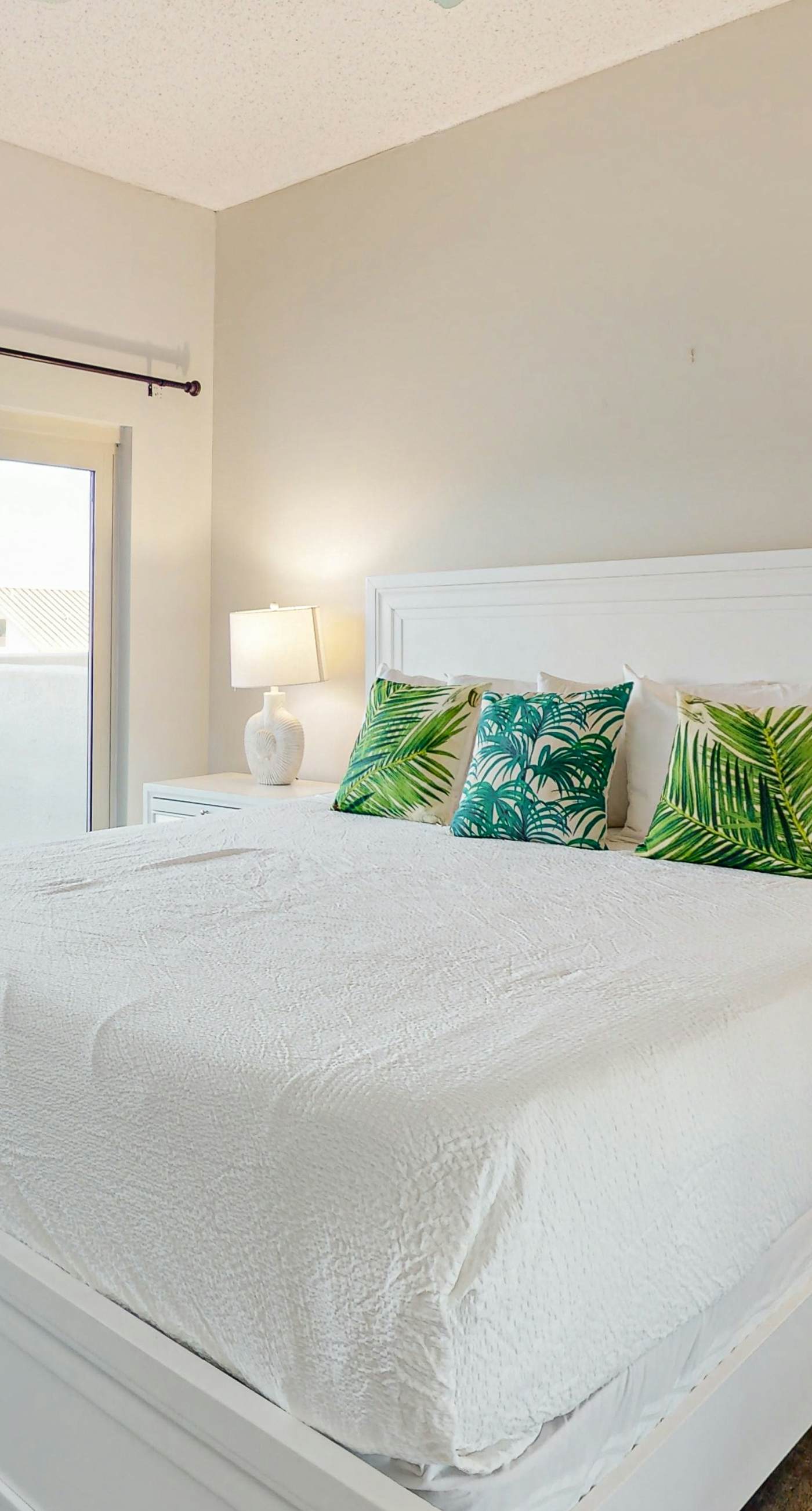 Corner Gulffront Condo with Massive Balcony