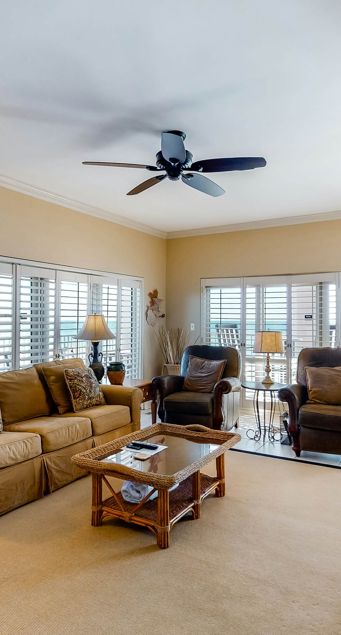Beachfront Condo with Balcony Pool and Hot Tub
