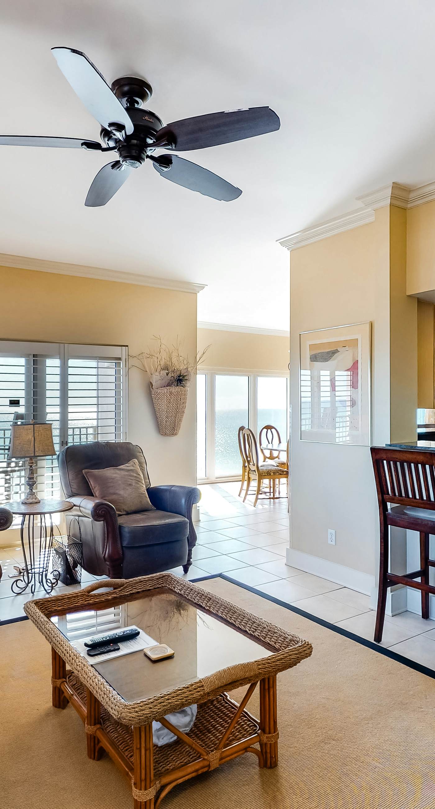 Beachfront Condo with Balcony Pool and Hot Tub