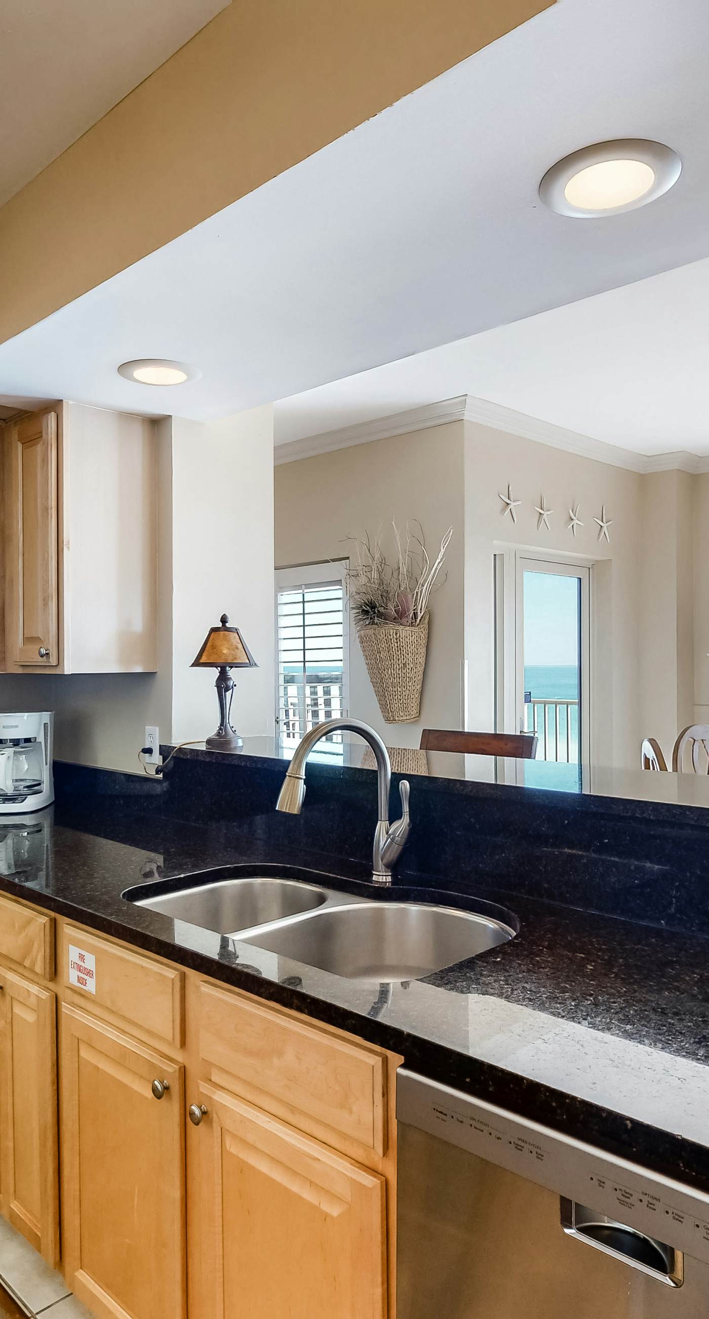 Beachfront Condo with Balcony Pool and Hot Tub