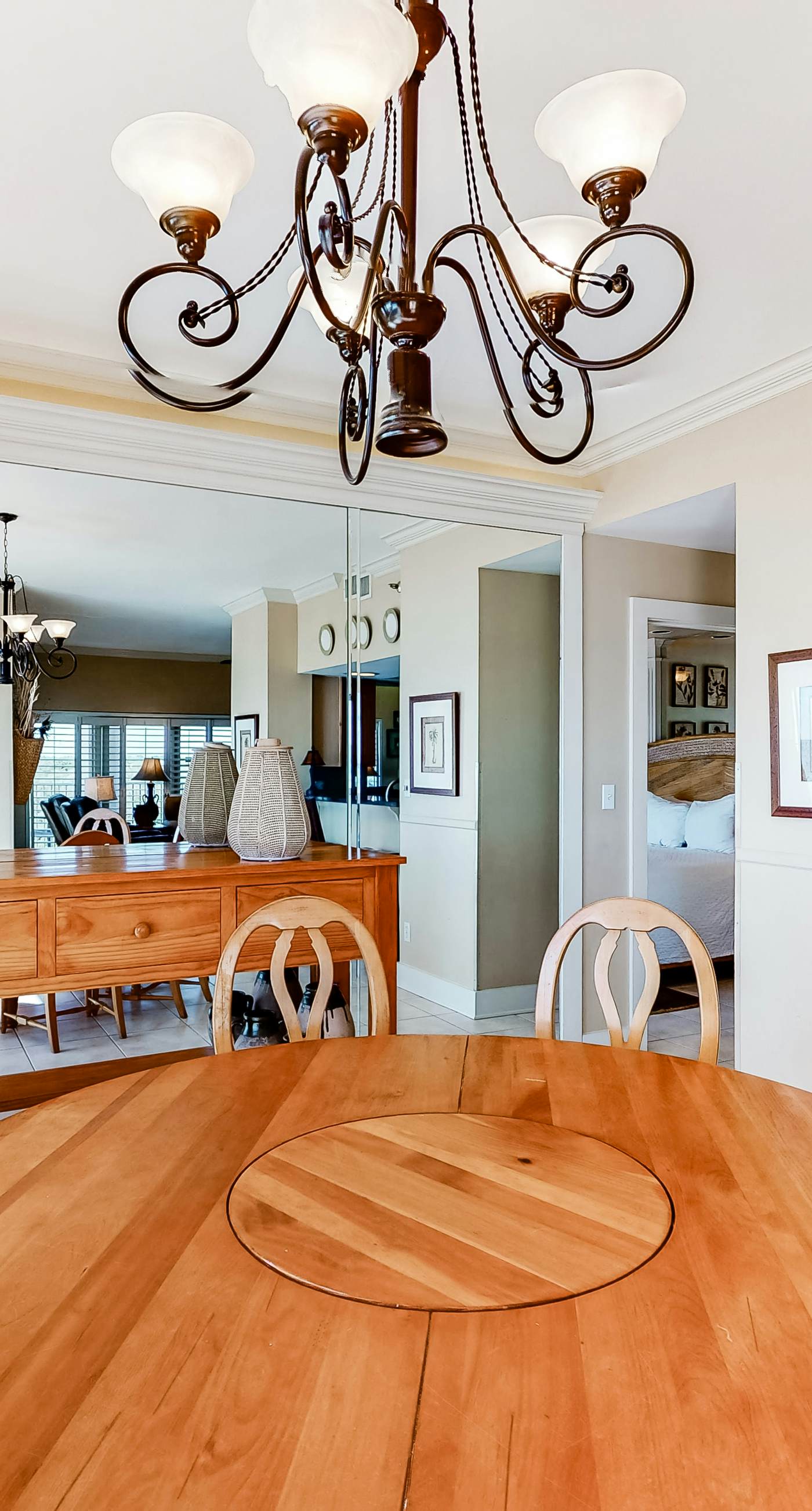 Beachfront Condo with Balcony Pool and Hot Tub