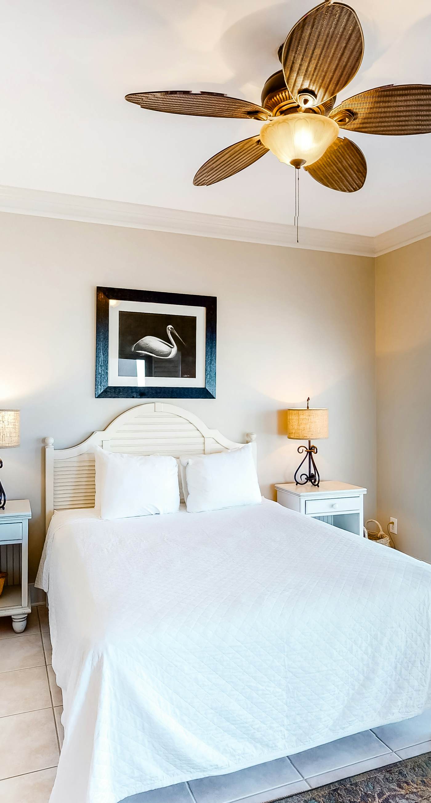 Beachfront Condo with Balcony Pool and Hot Tub