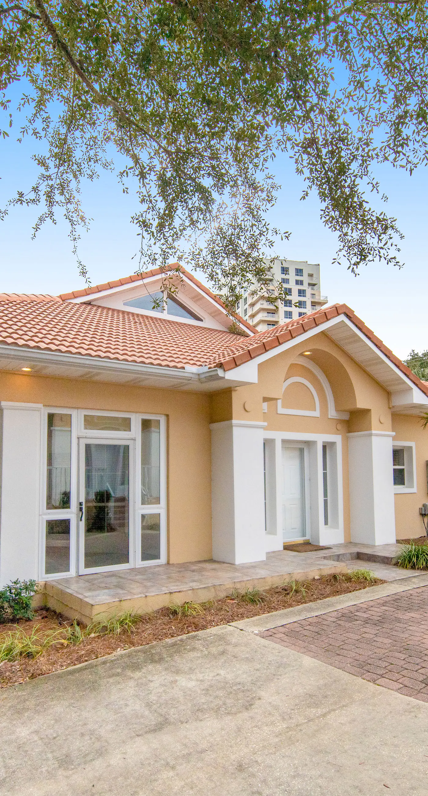 3BR Home with Private Hot Tub Near Beach