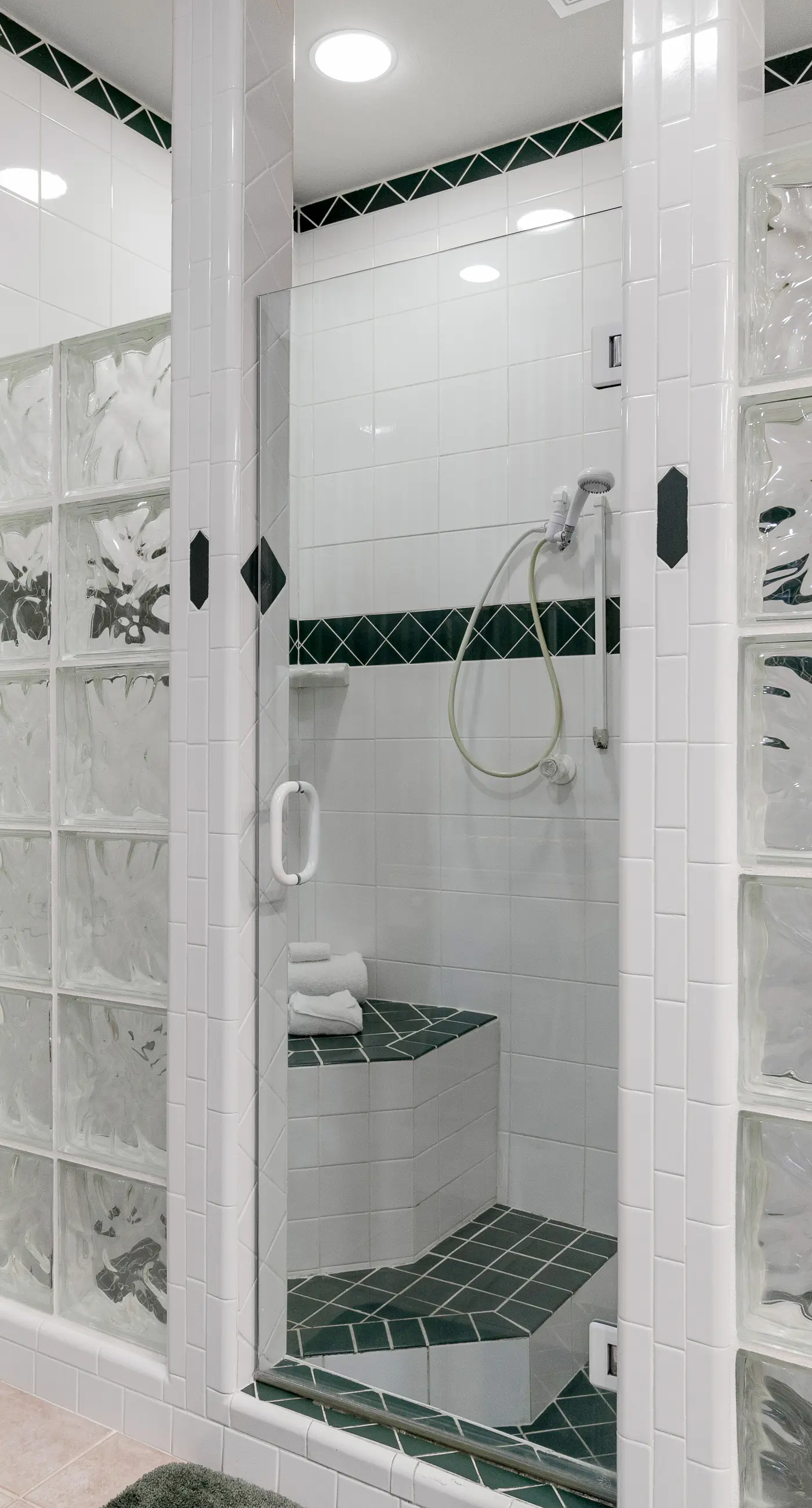 3BR Home with Private Hot Tub Near Beach