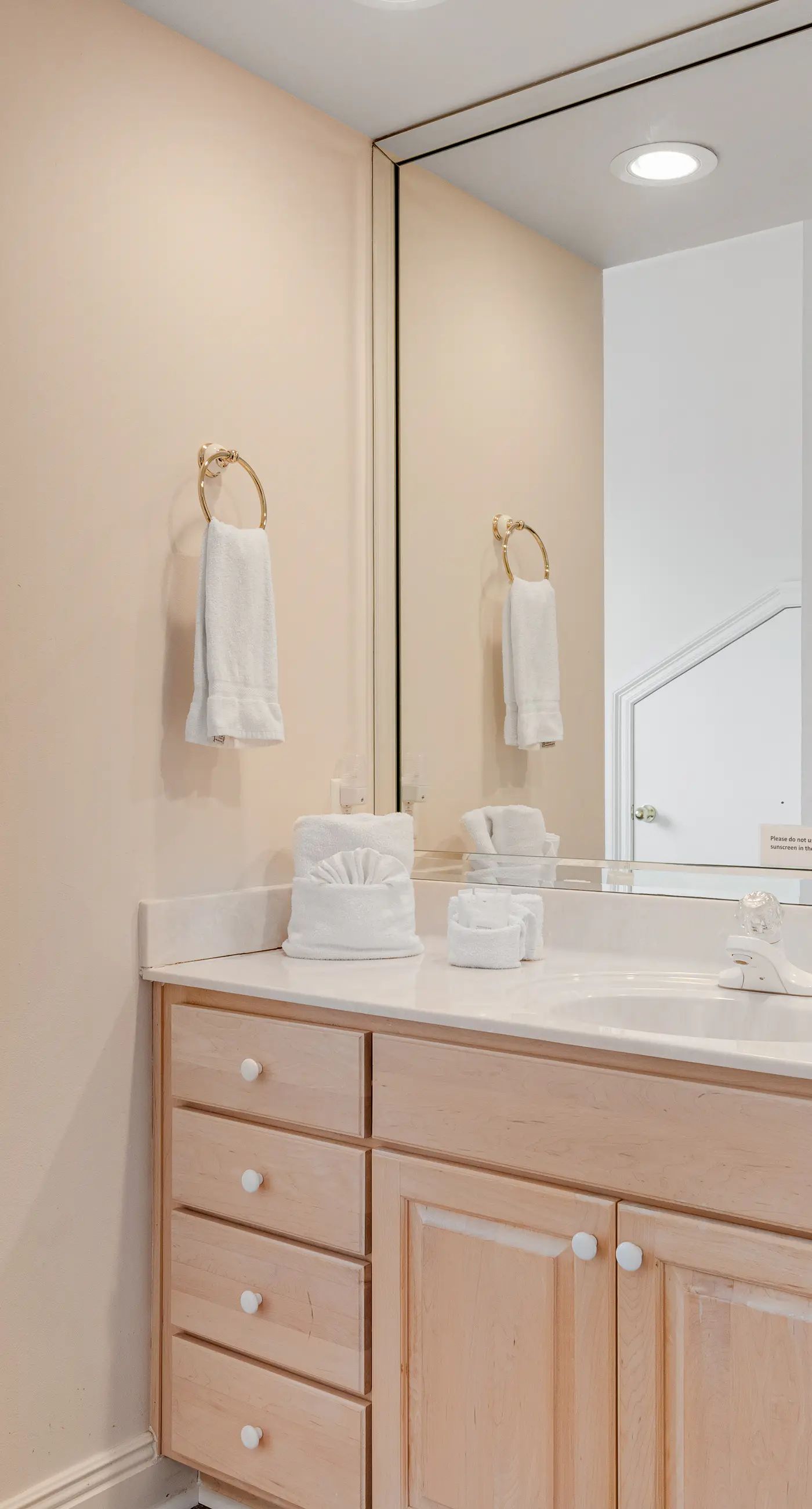 3BR Home with Private Hot Tub Near Beach