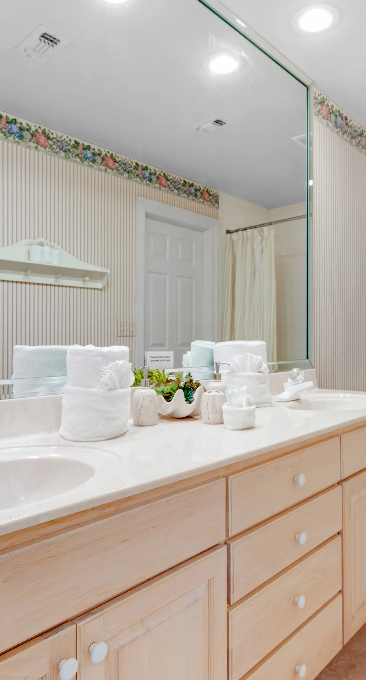 3BR Home with Private Hot Tub Near Beach