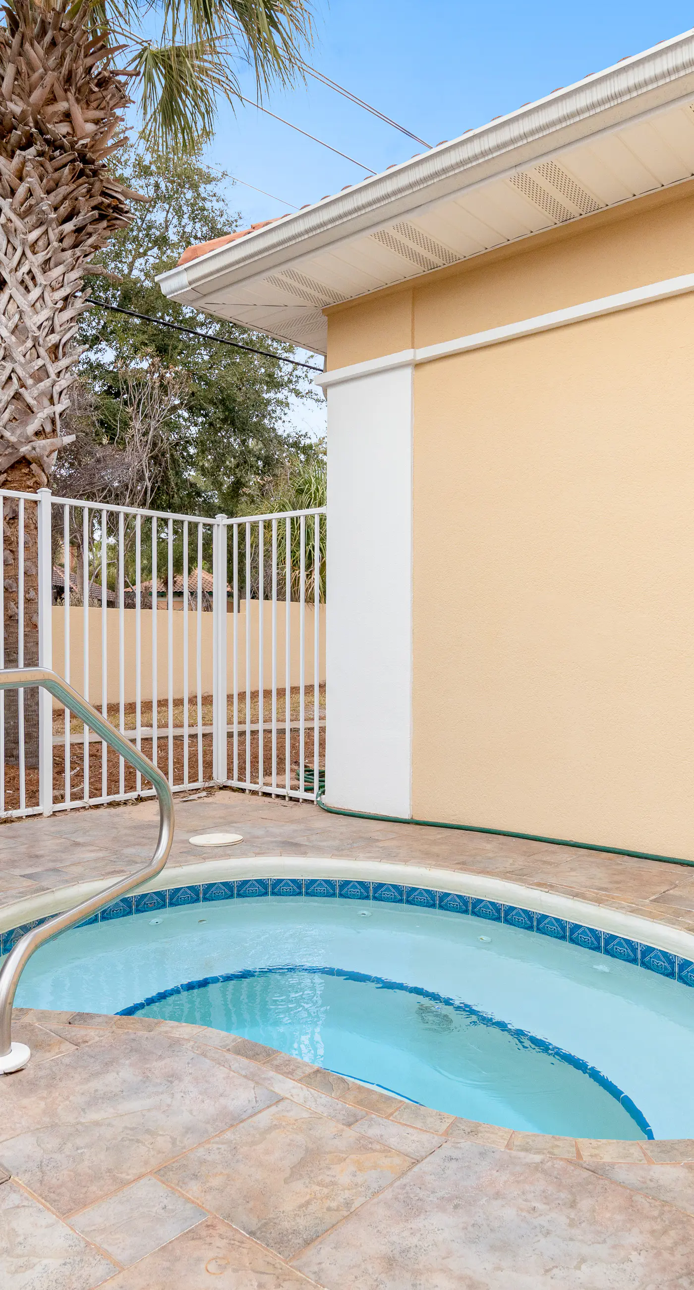 3BR Home with Private Hot Tub Near Beach