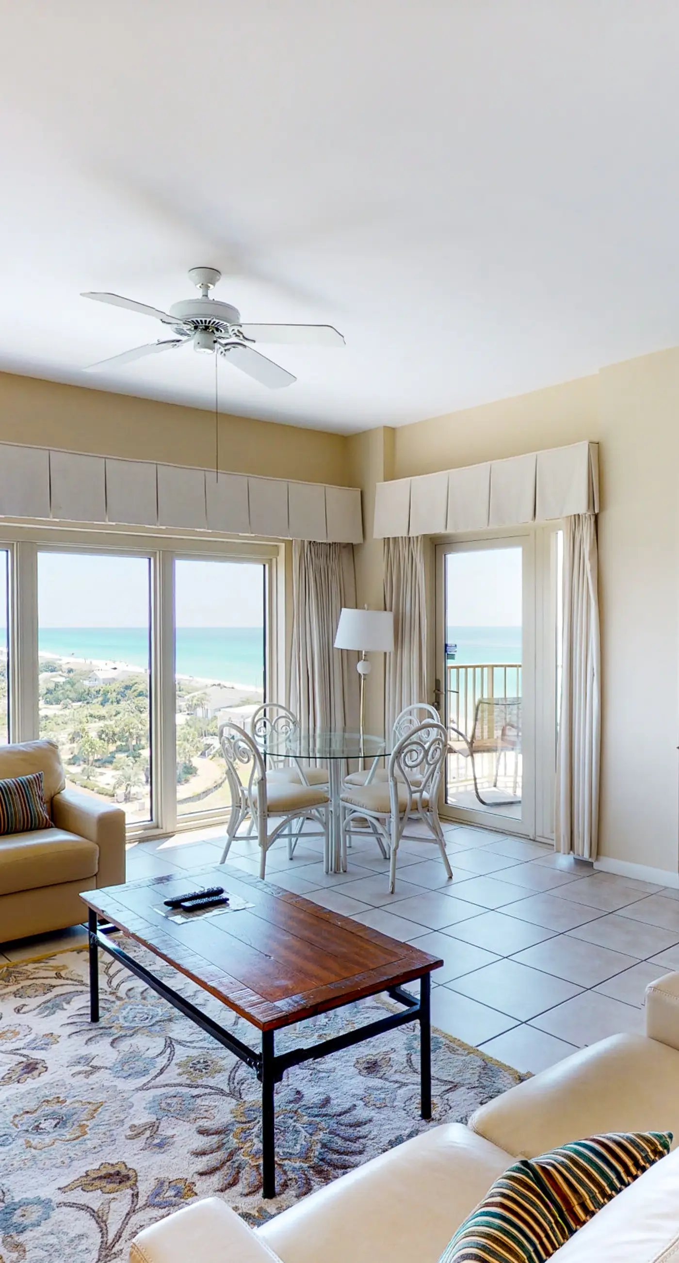 Beachfront Condo with Balcony Pool and Hot Tub