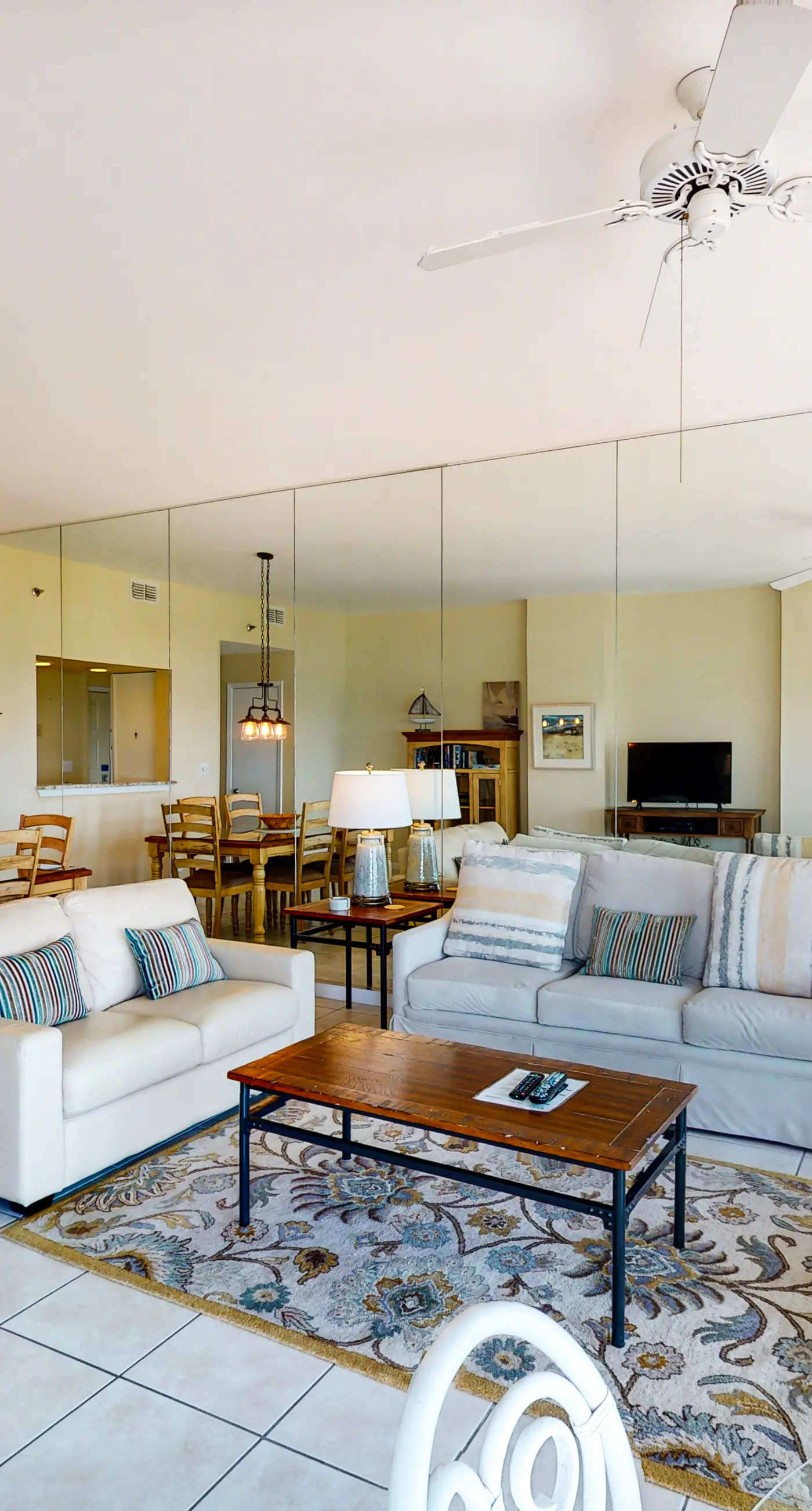 Beachfront Condo with Balcony Pool and Hot Tub