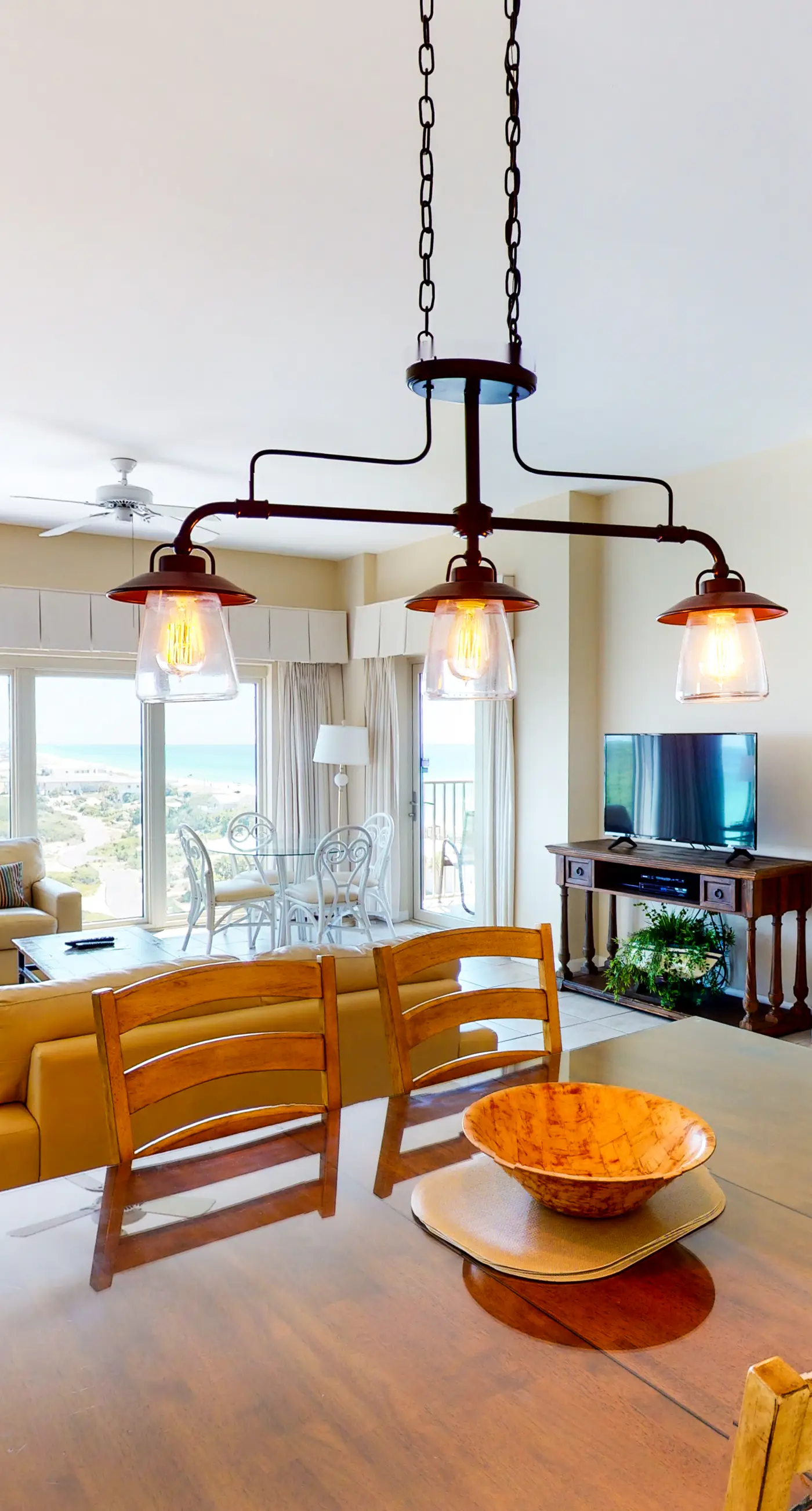 Beachfront Condo with Balcony Pool and Hot Tub