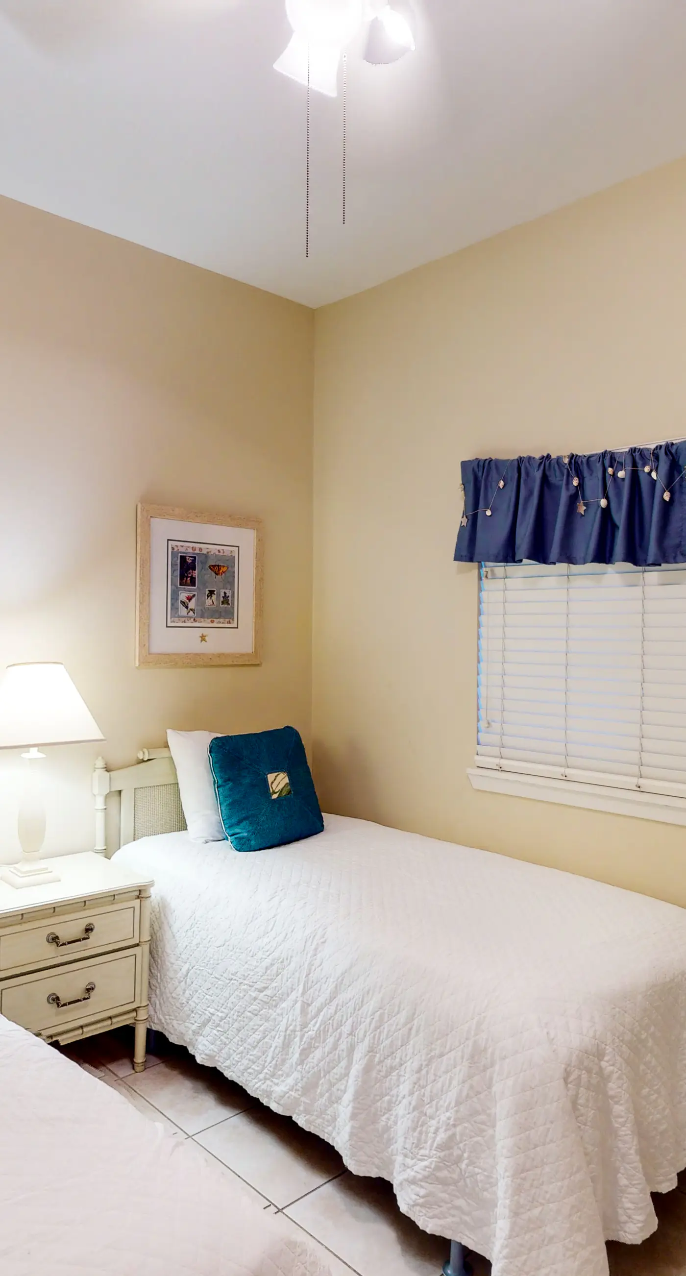 Beachfront Condo with Balcony Pool and Hot Tub