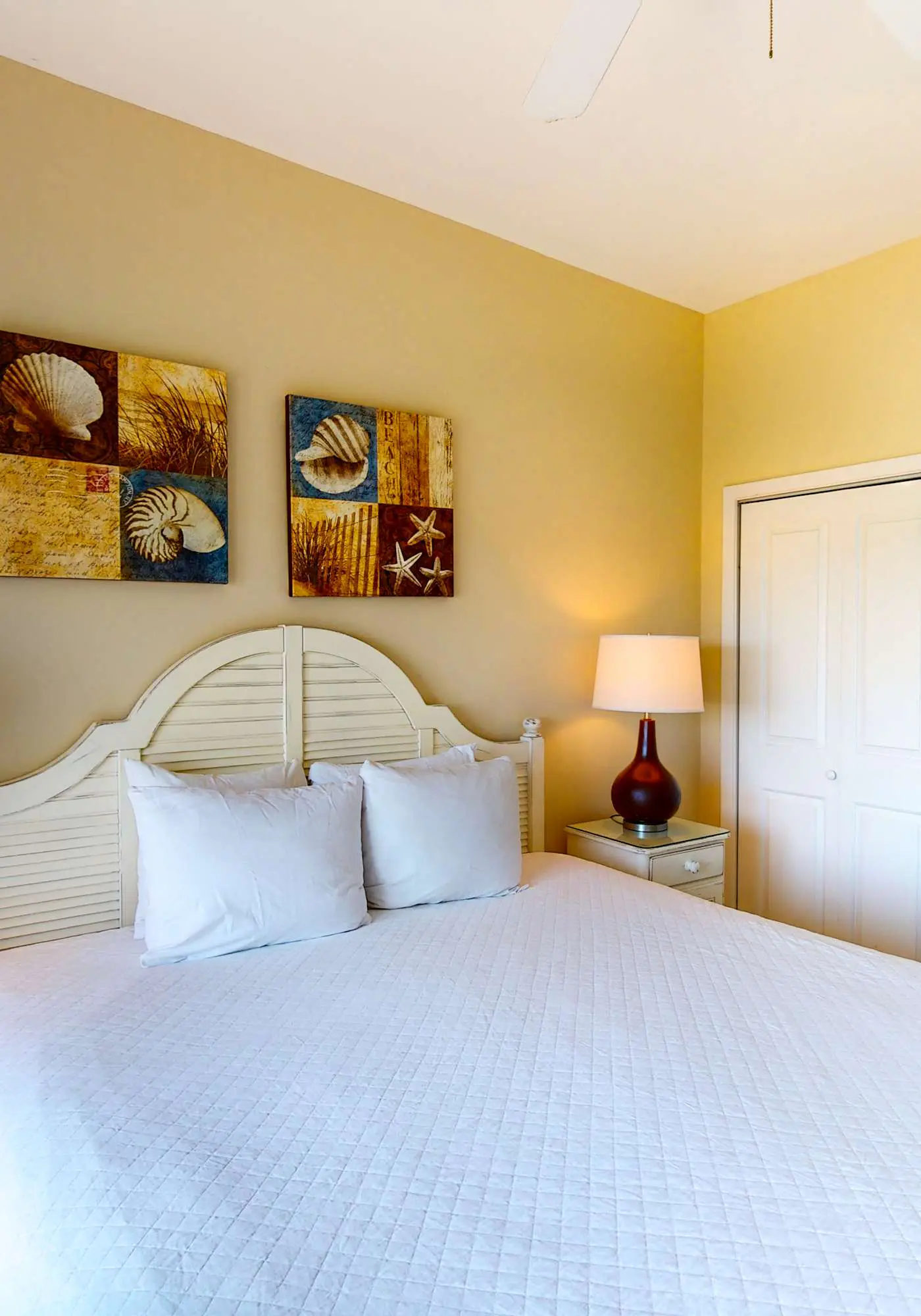 2BR Gulf View Condo: Steps to Beach & Pool
