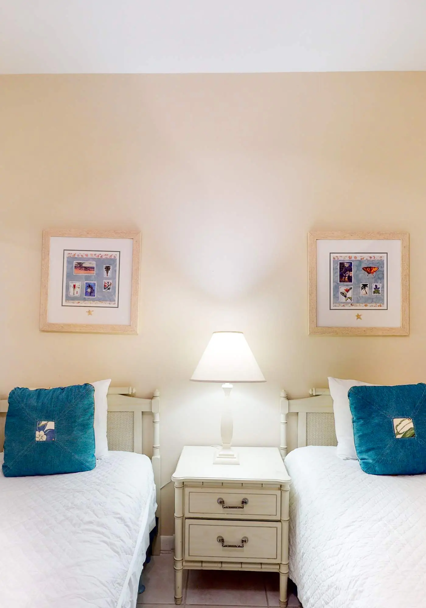 2BR Gulf View Condo: Steps to Beach & Pool