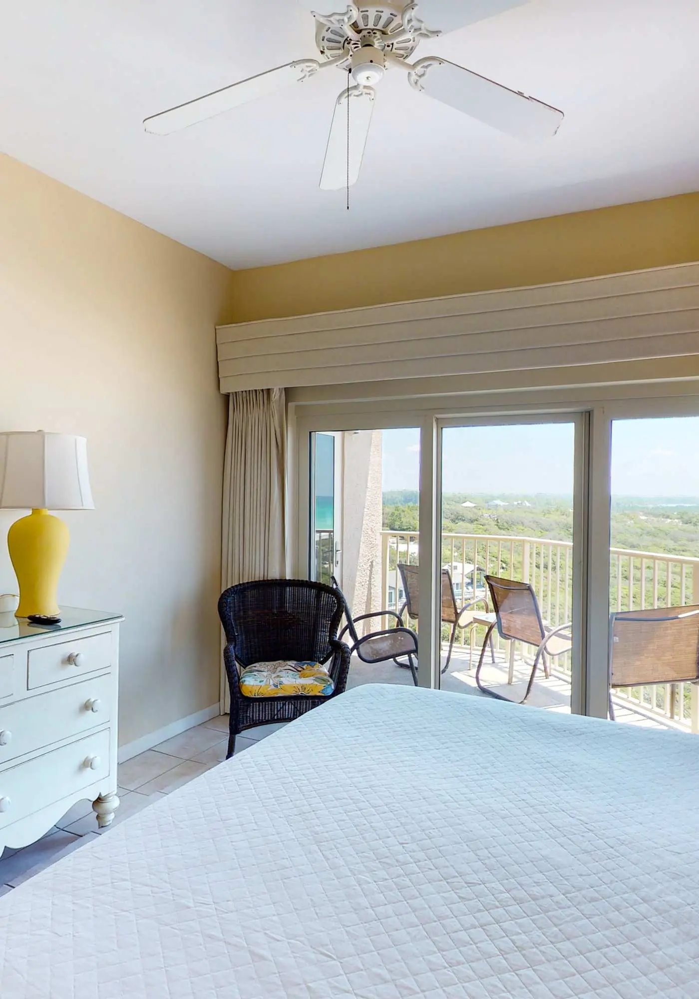 2BR Gulf View Condo: Steps to Beach & Pool