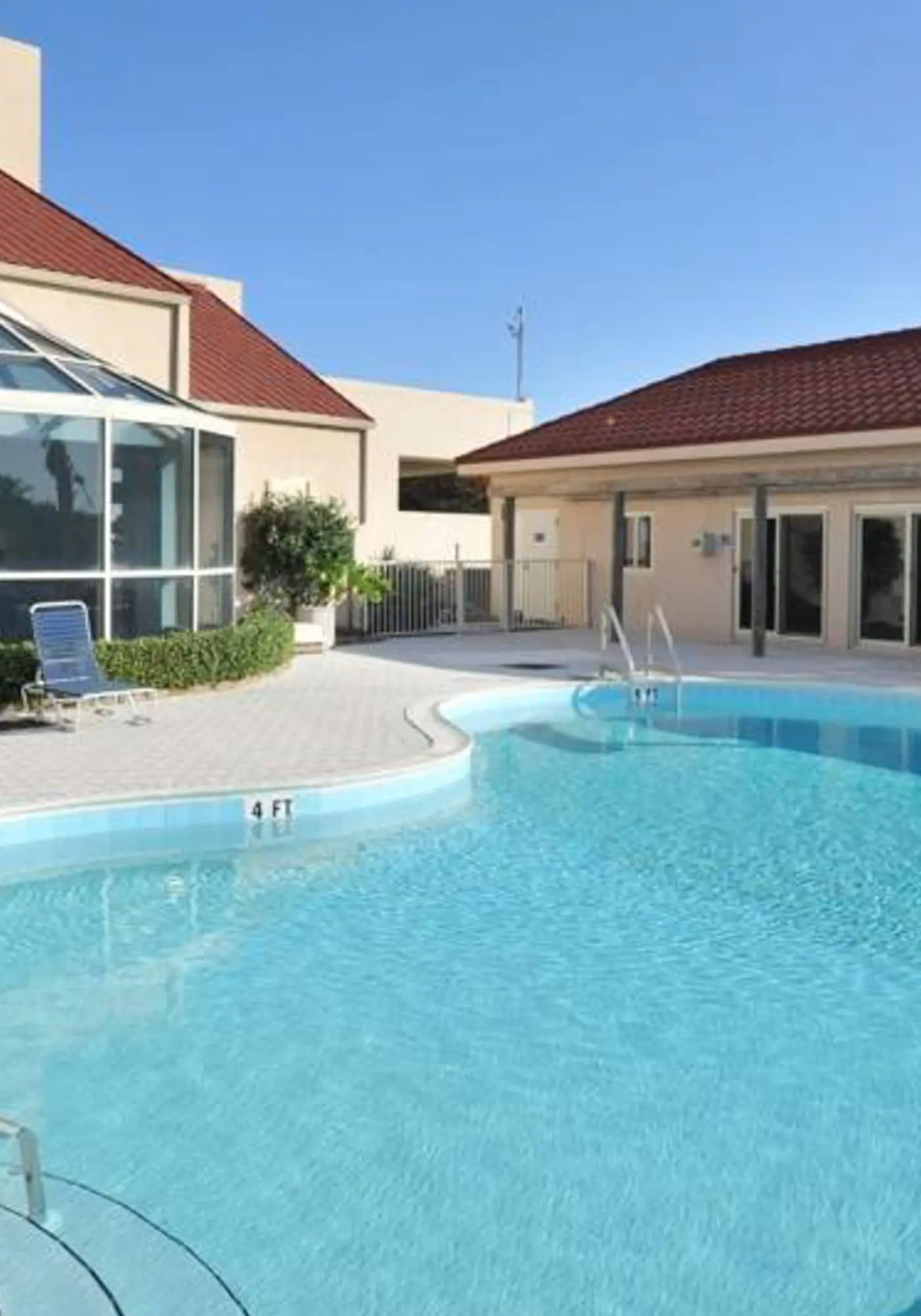 2BR Gulf View Condo: Steps to Beach & Pool