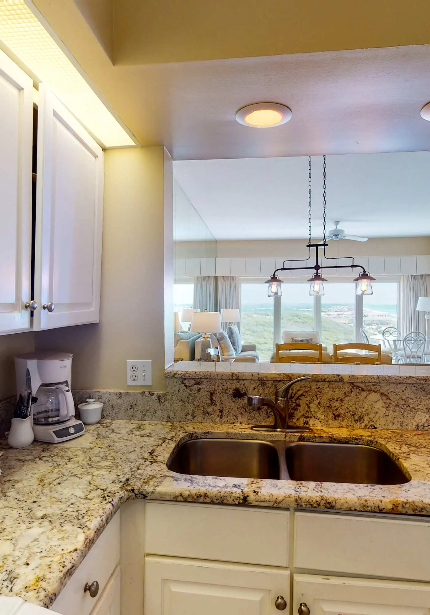 2BR Gulf View Condo: Steps to Beach & Pool