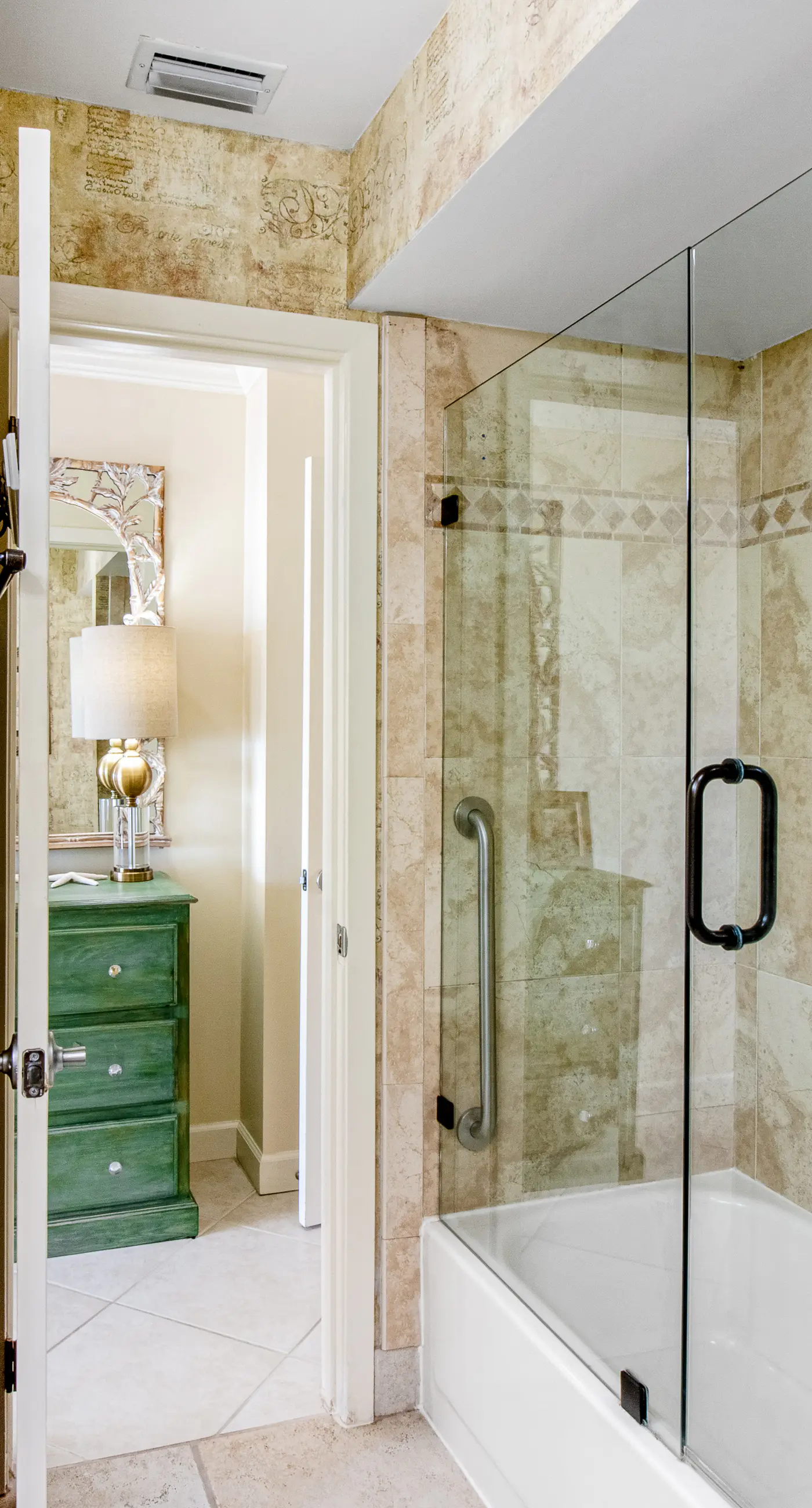 Gulf-Front Condo with Pool and Hot Tub