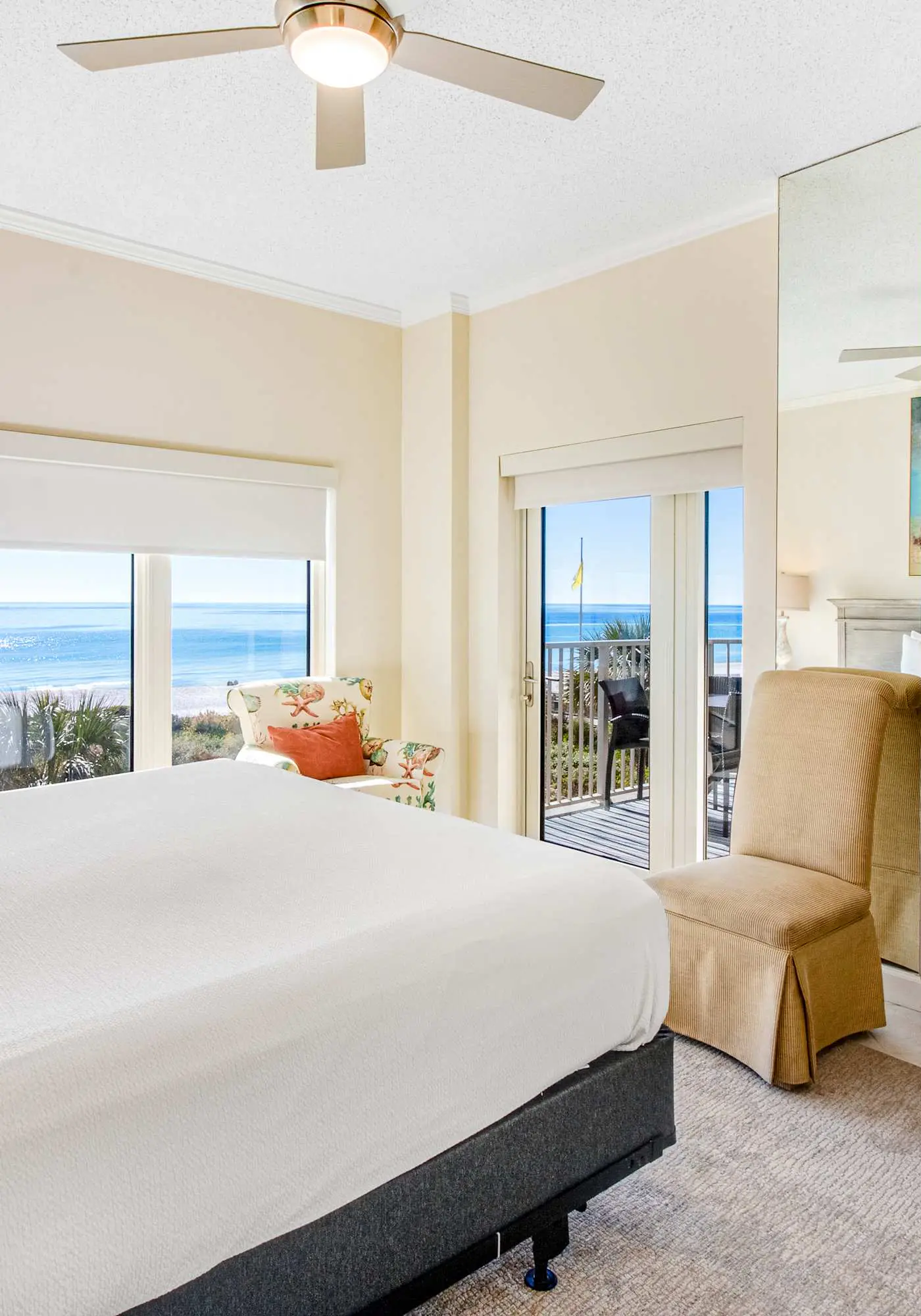 2BR Gulf-front condo w/ private balconies