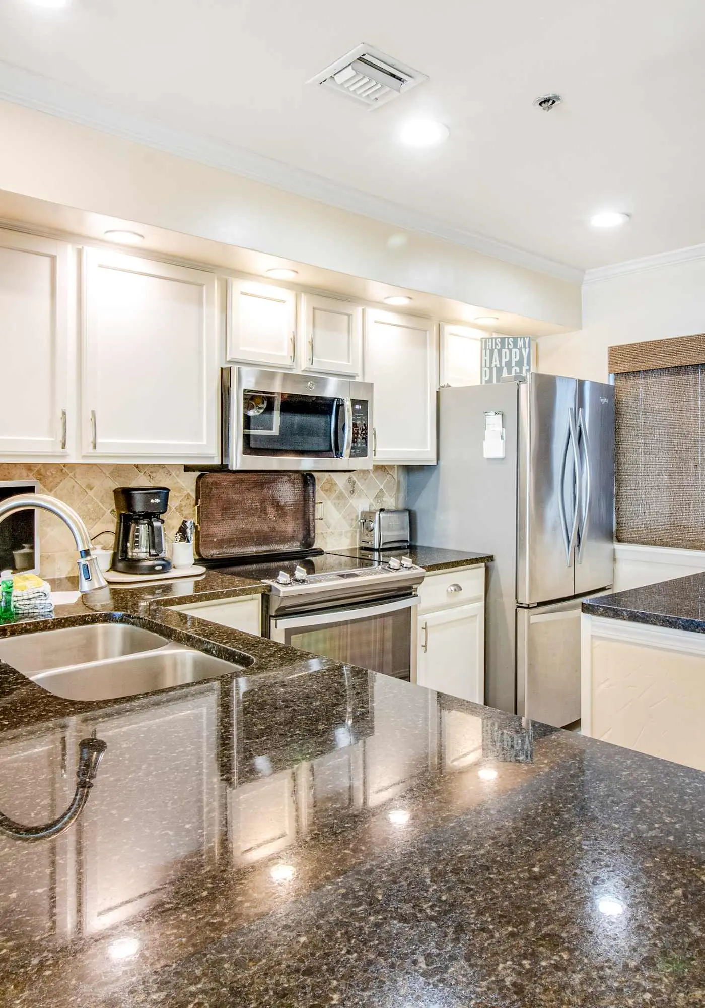 2BR Gulf-front condo w/ private balconies