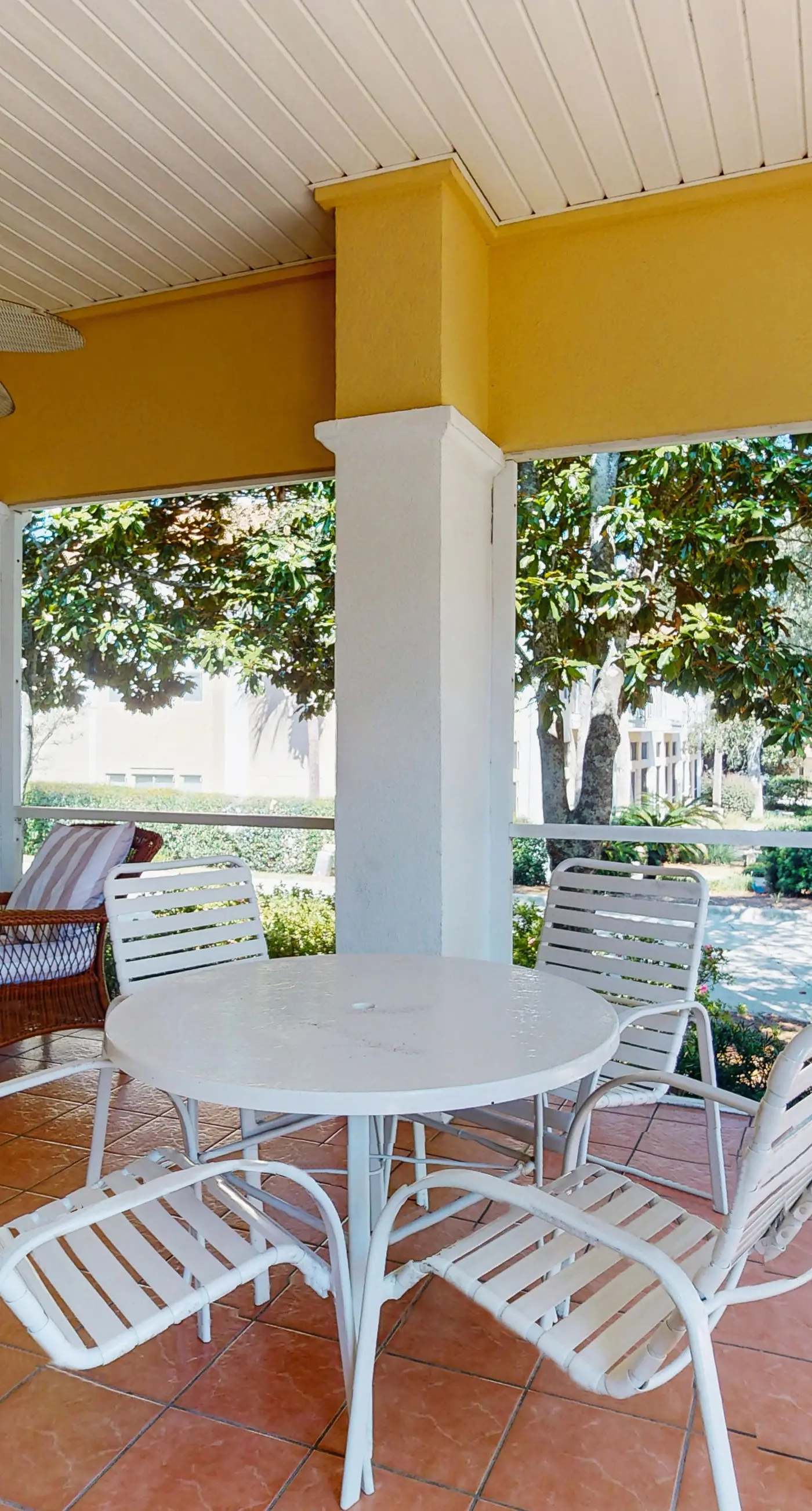 3BR villa, heated pool & beach access