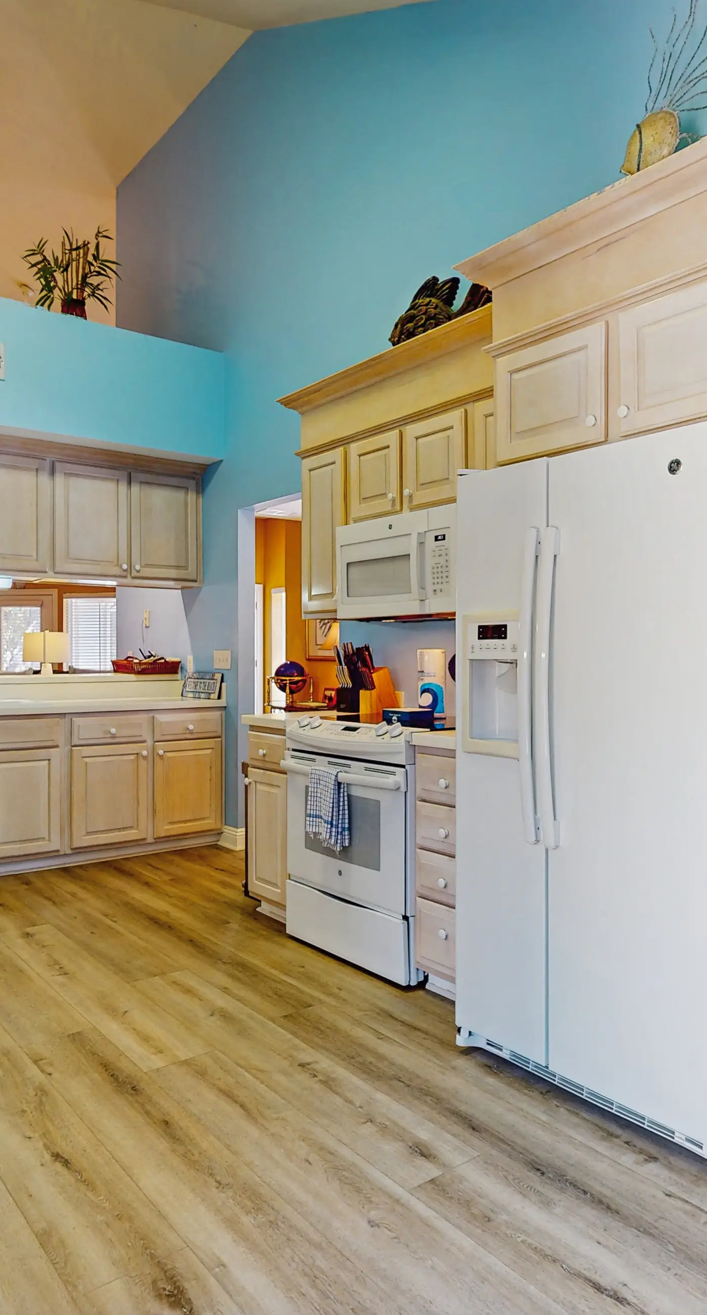 3BR villa, heated pool & beach access