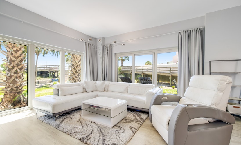 First-Floor Beachfront Villa with Pool and Gym