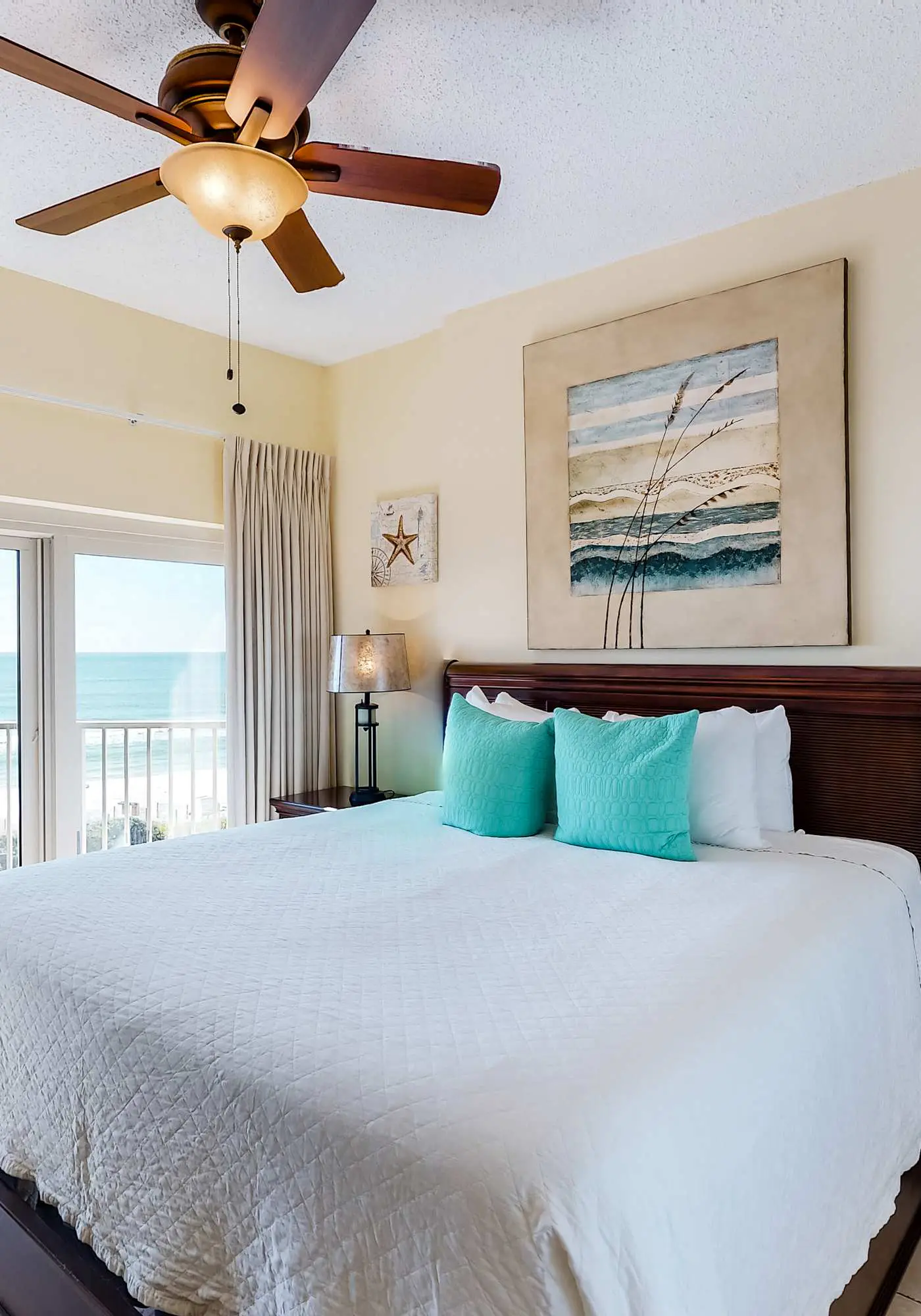 Beachfront condo with Gulf views & private balcony