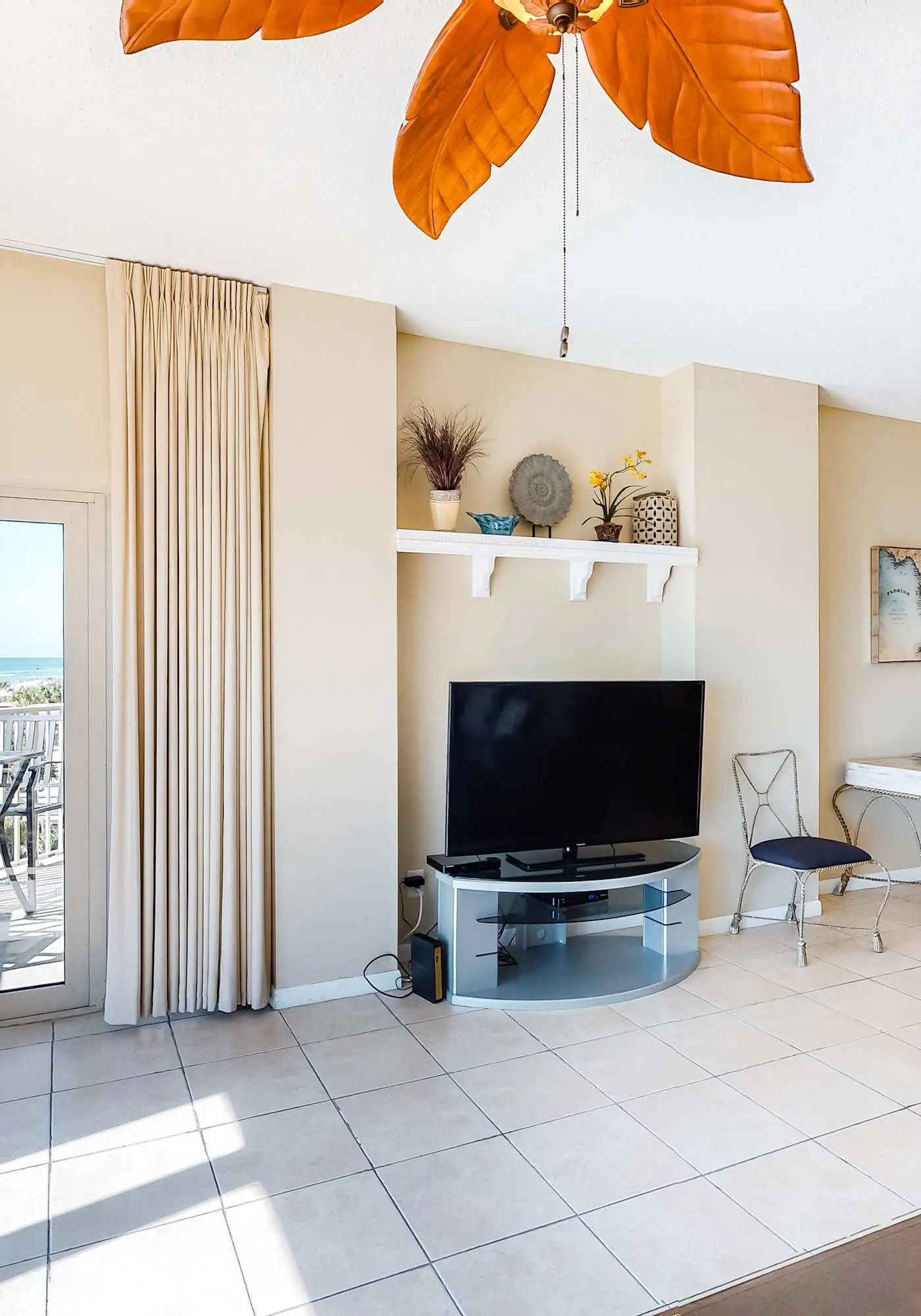 Beachfront condo with Gulf views & private balcony