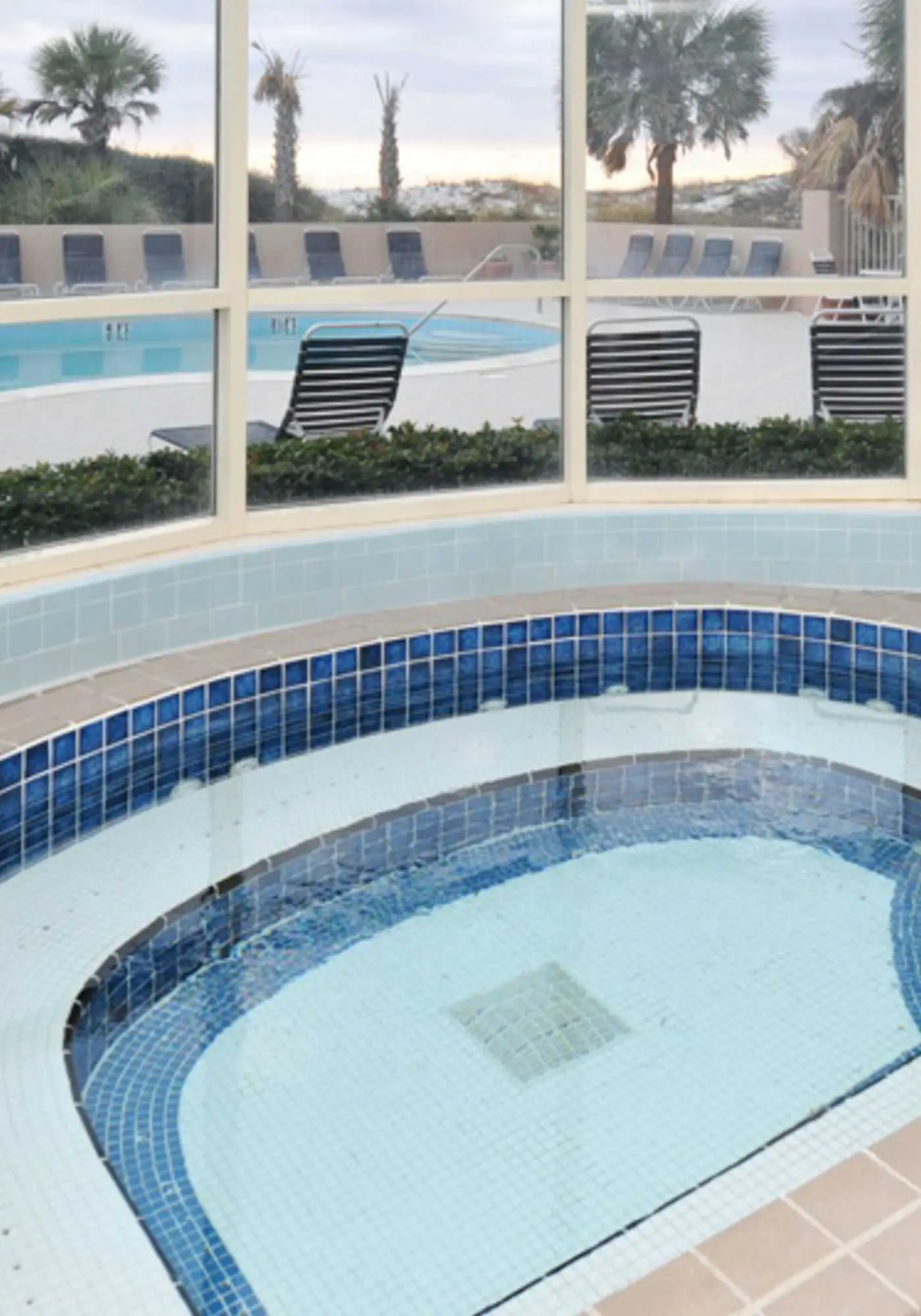 Beachfront condo with Gulf views & private balcony