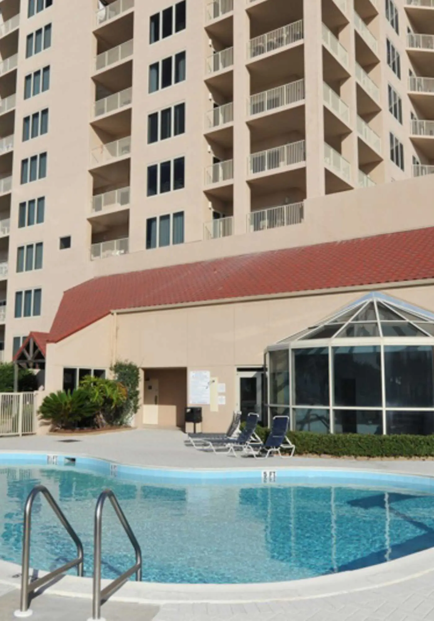 Beachfront condo with Gulf views & private balcony