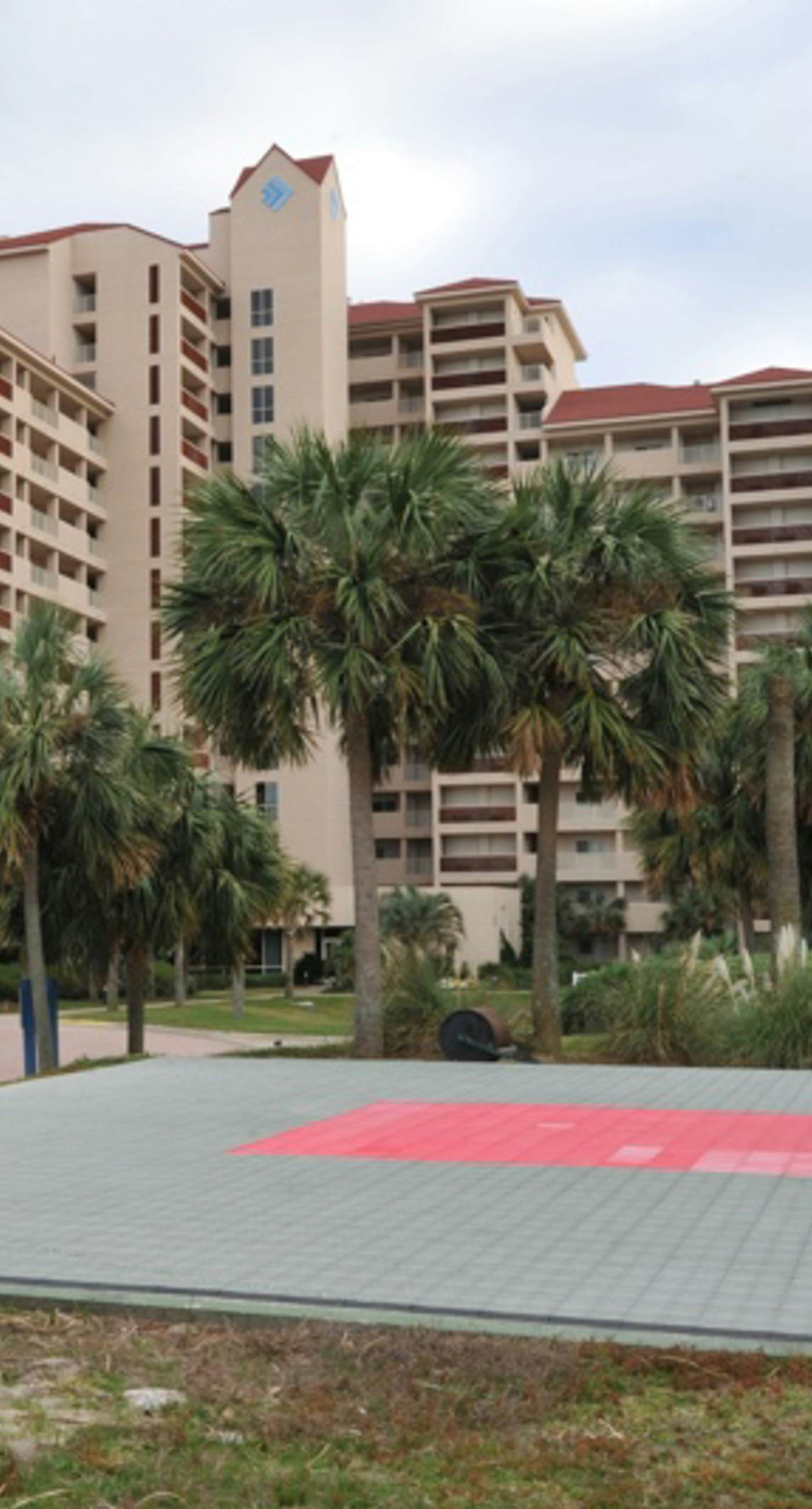 Bright Waterfront Condo with Hot Tub and Pool