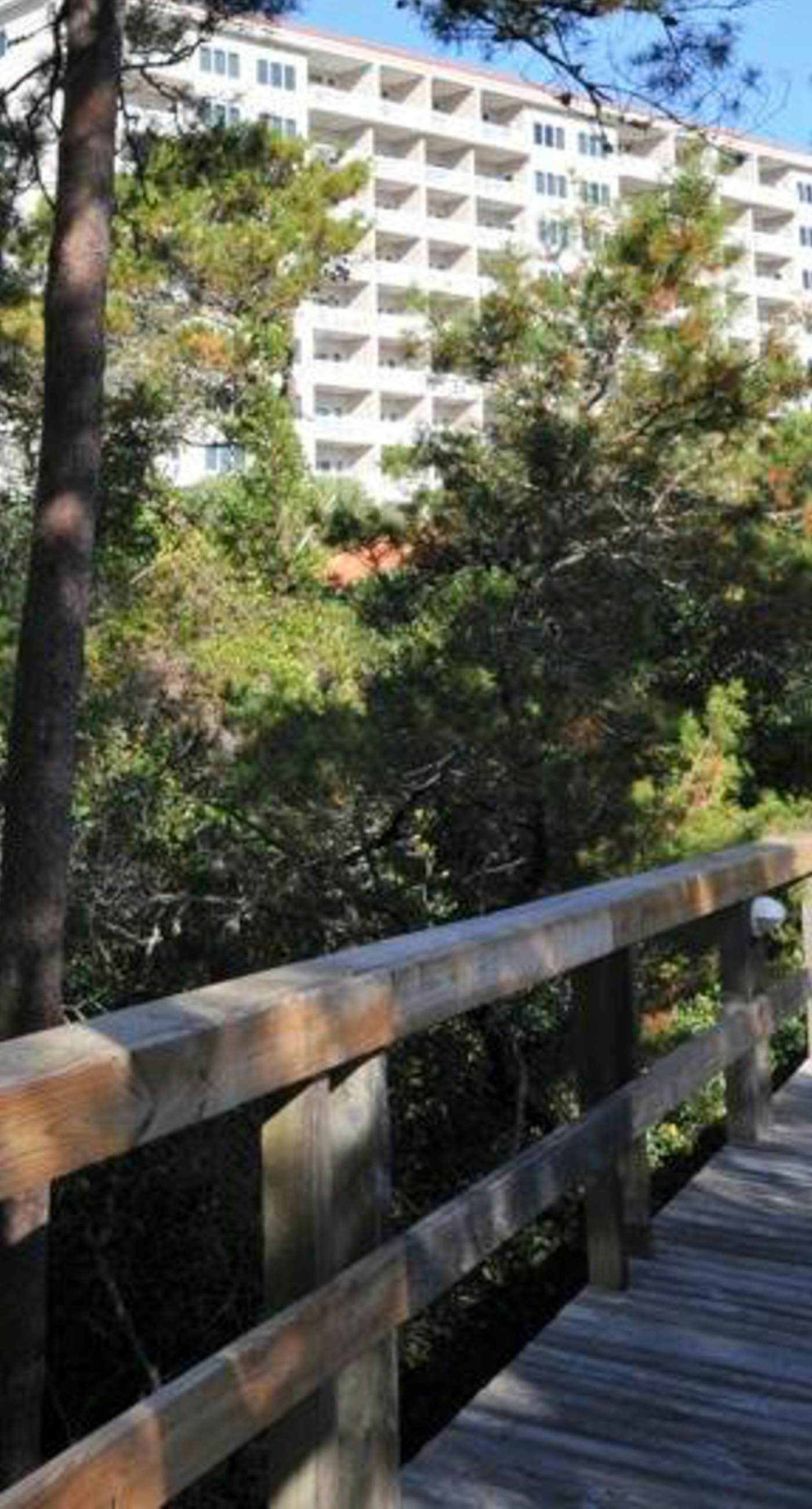 Bright Waterfront Condo with Hot Tub and Pool