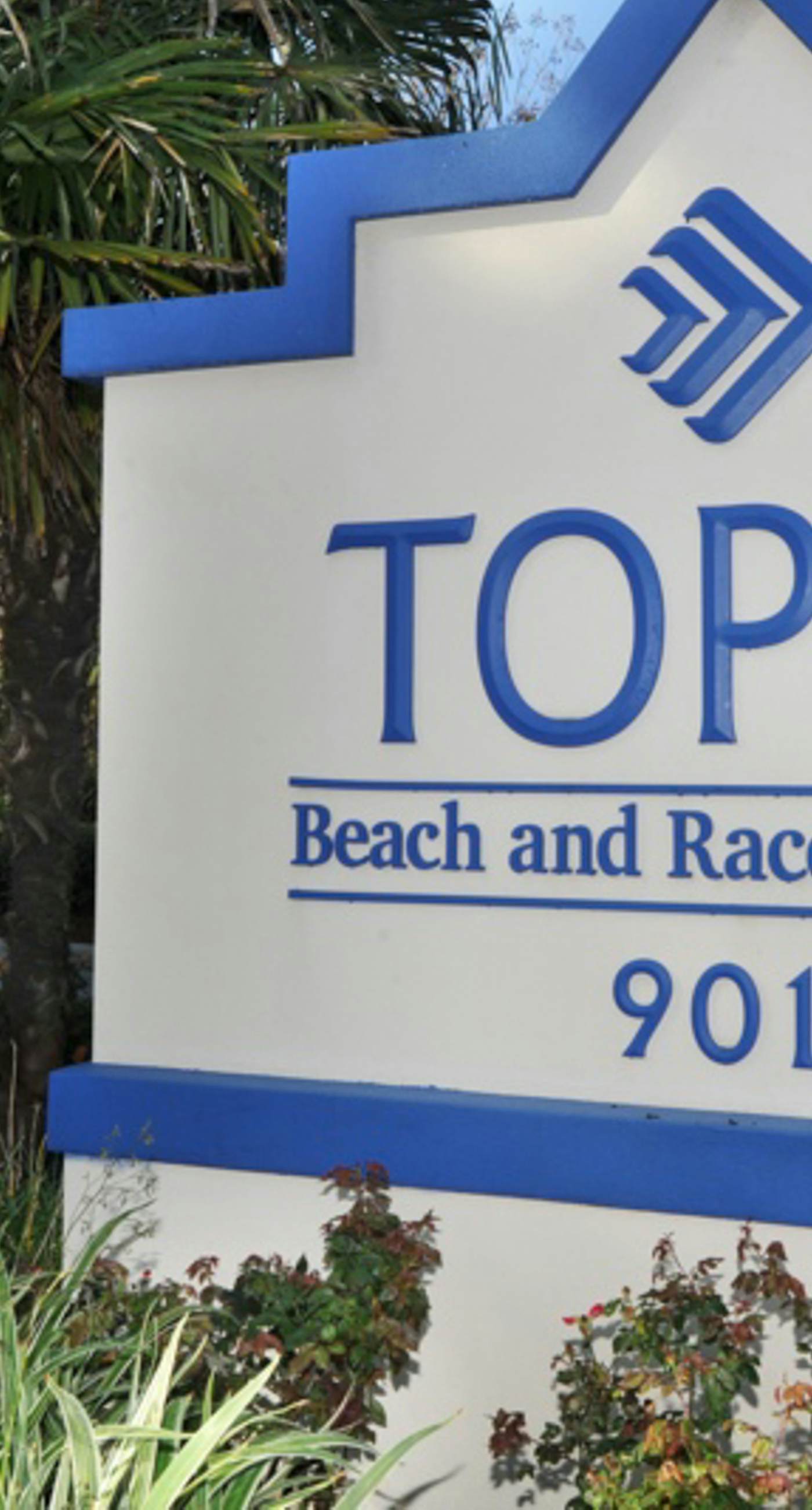 Bright Waterfront Condo with Hot Tub and Pool