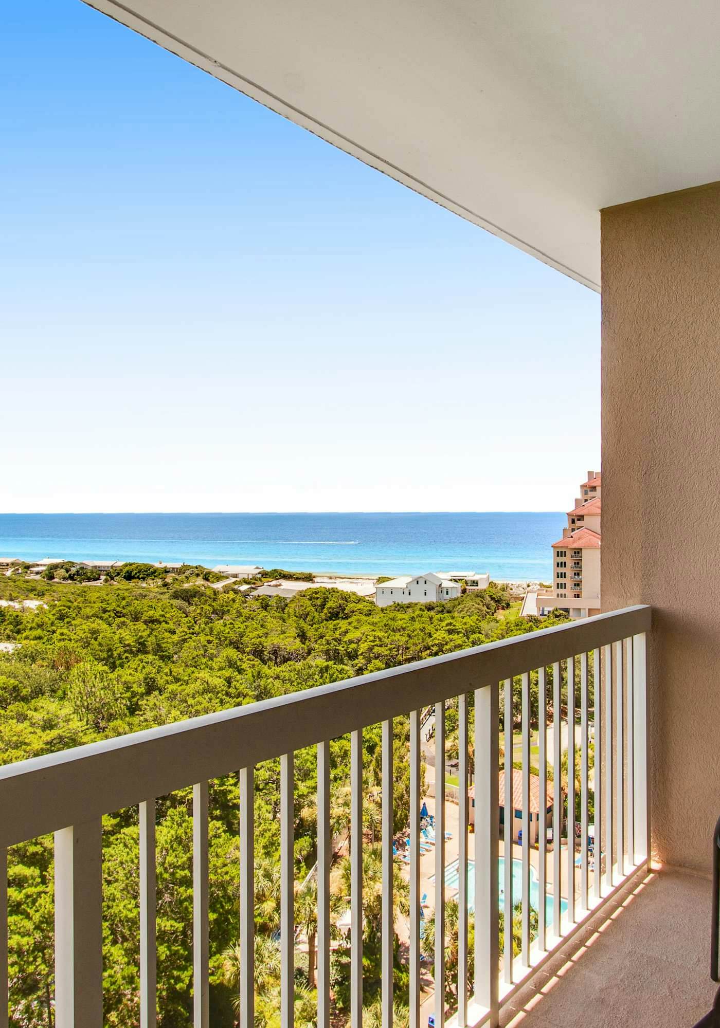 Gulf view retreat w/private balcony & hot tub