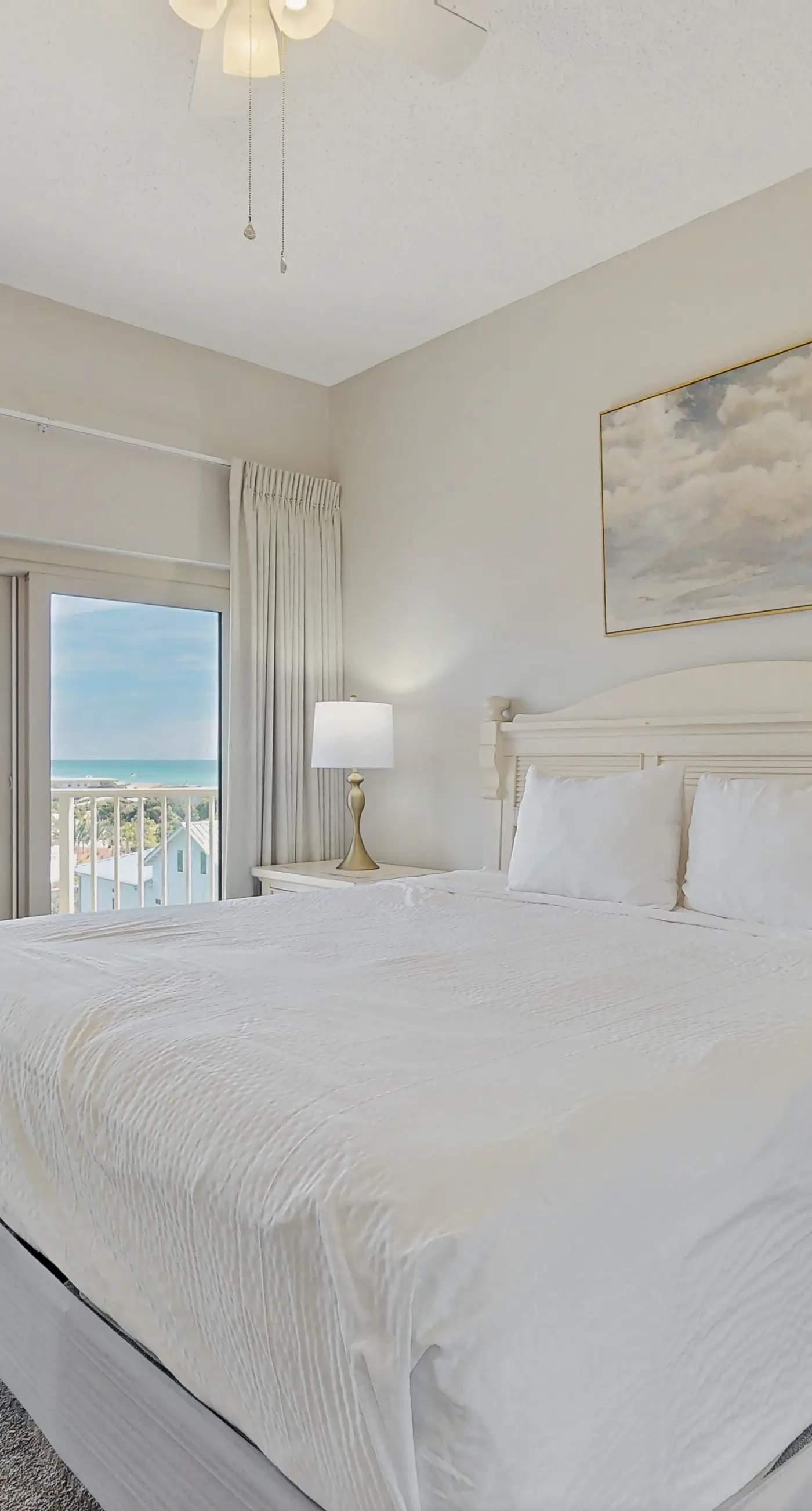 2BR Gulf condo: balcony, pool, beach access