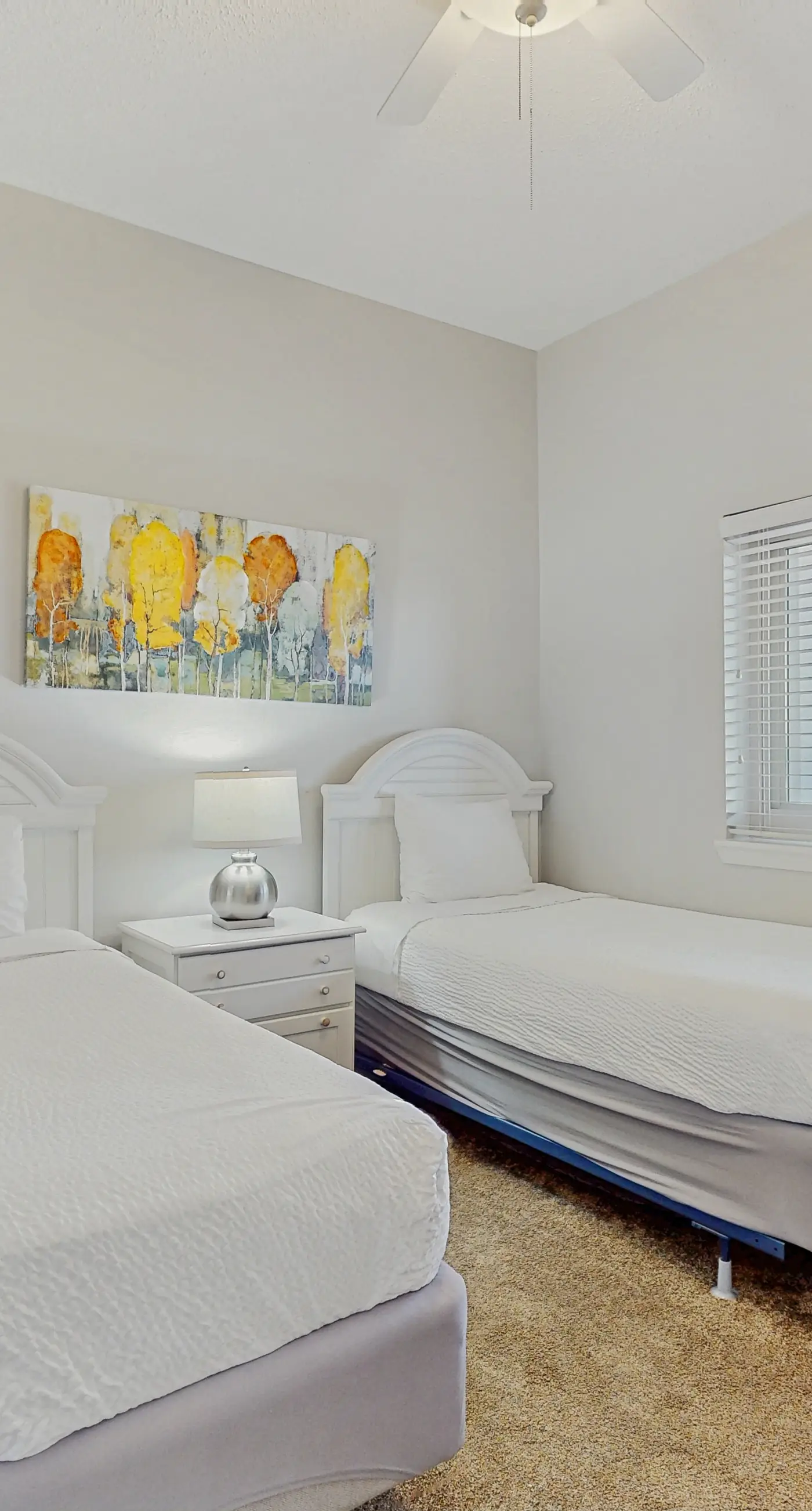 2BR Gulf condo: balcony, pool, beach access