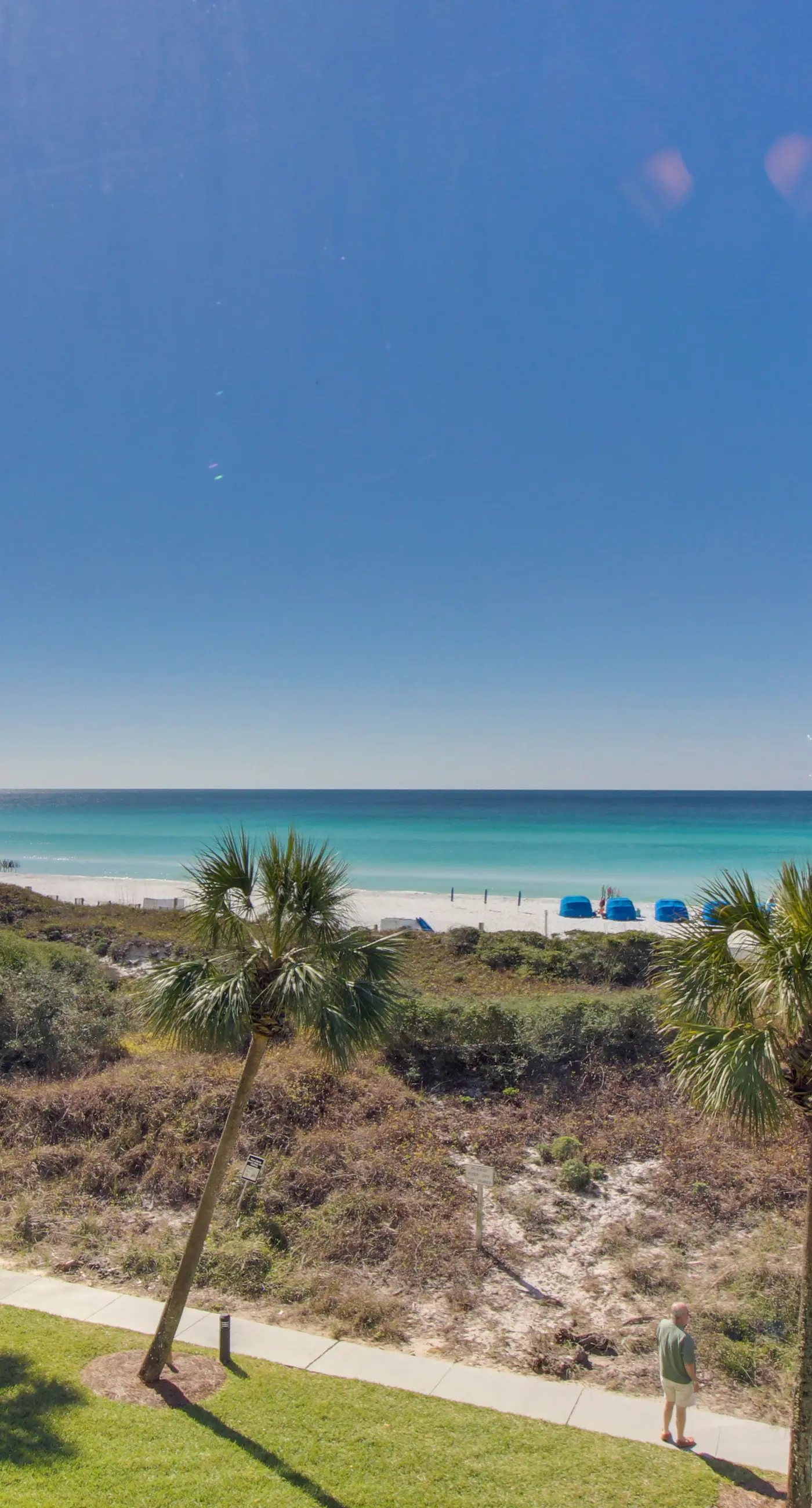 2BR Gulf condo: balcony, pool, beach access