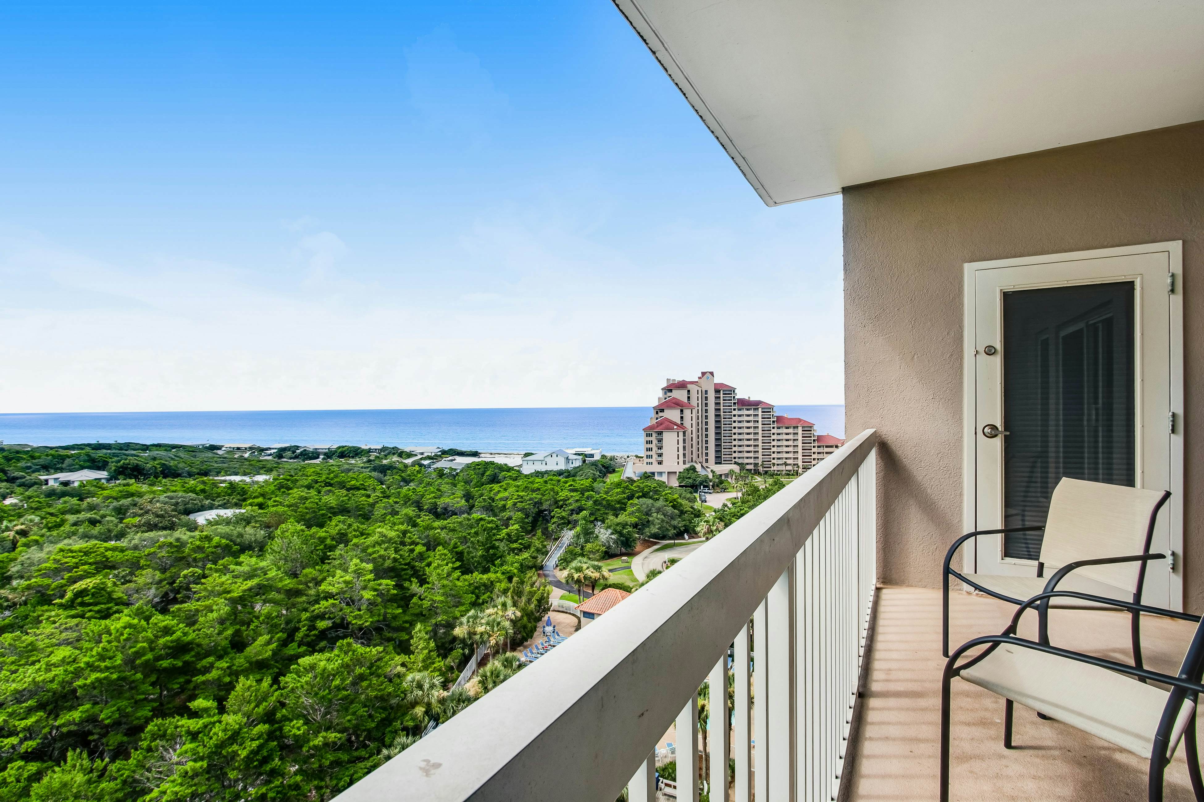 10th-Floor Gulf View Condo with Resort Pools