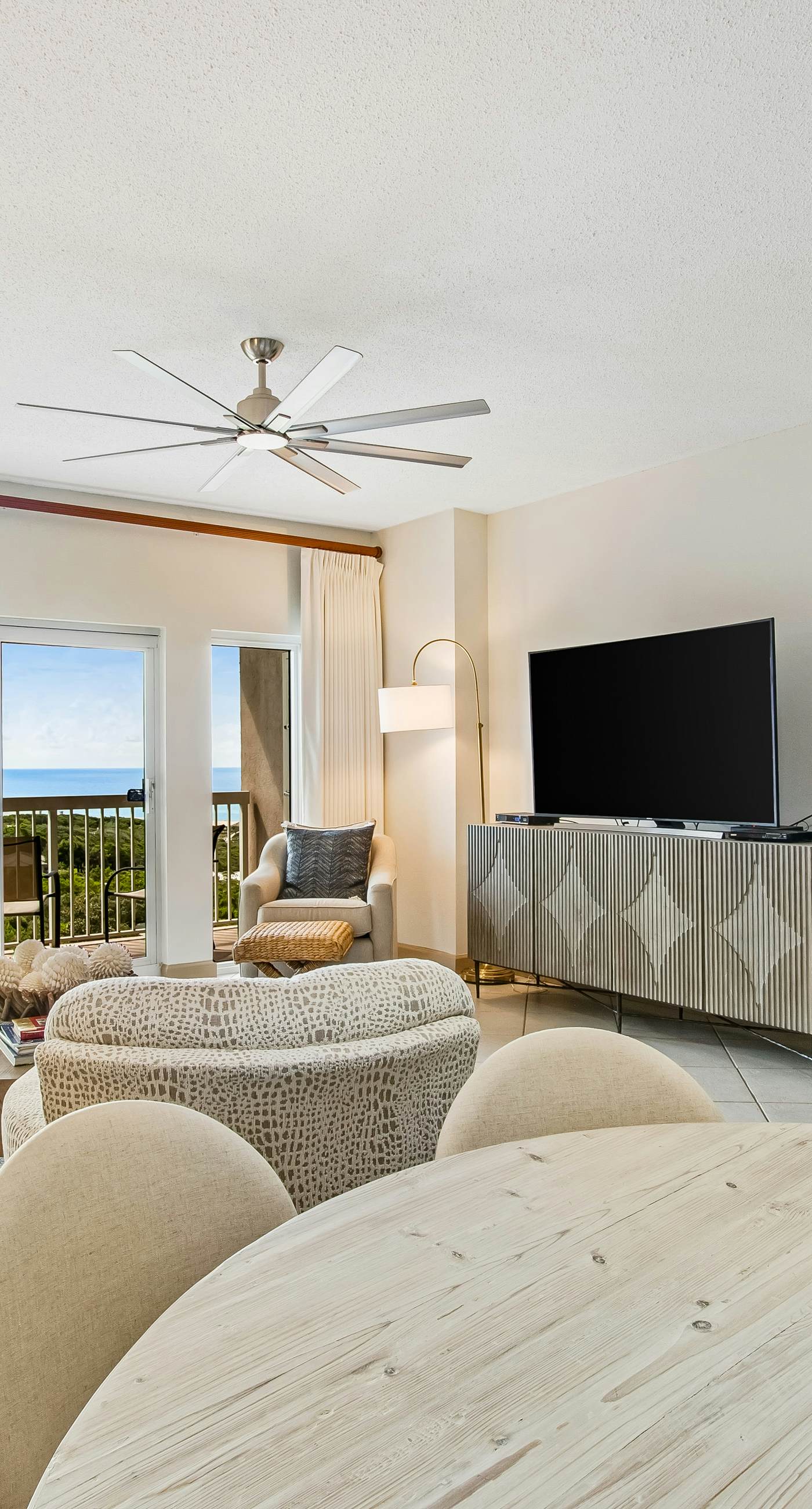 10th-Floor Gulf View Condo with Resort Pools