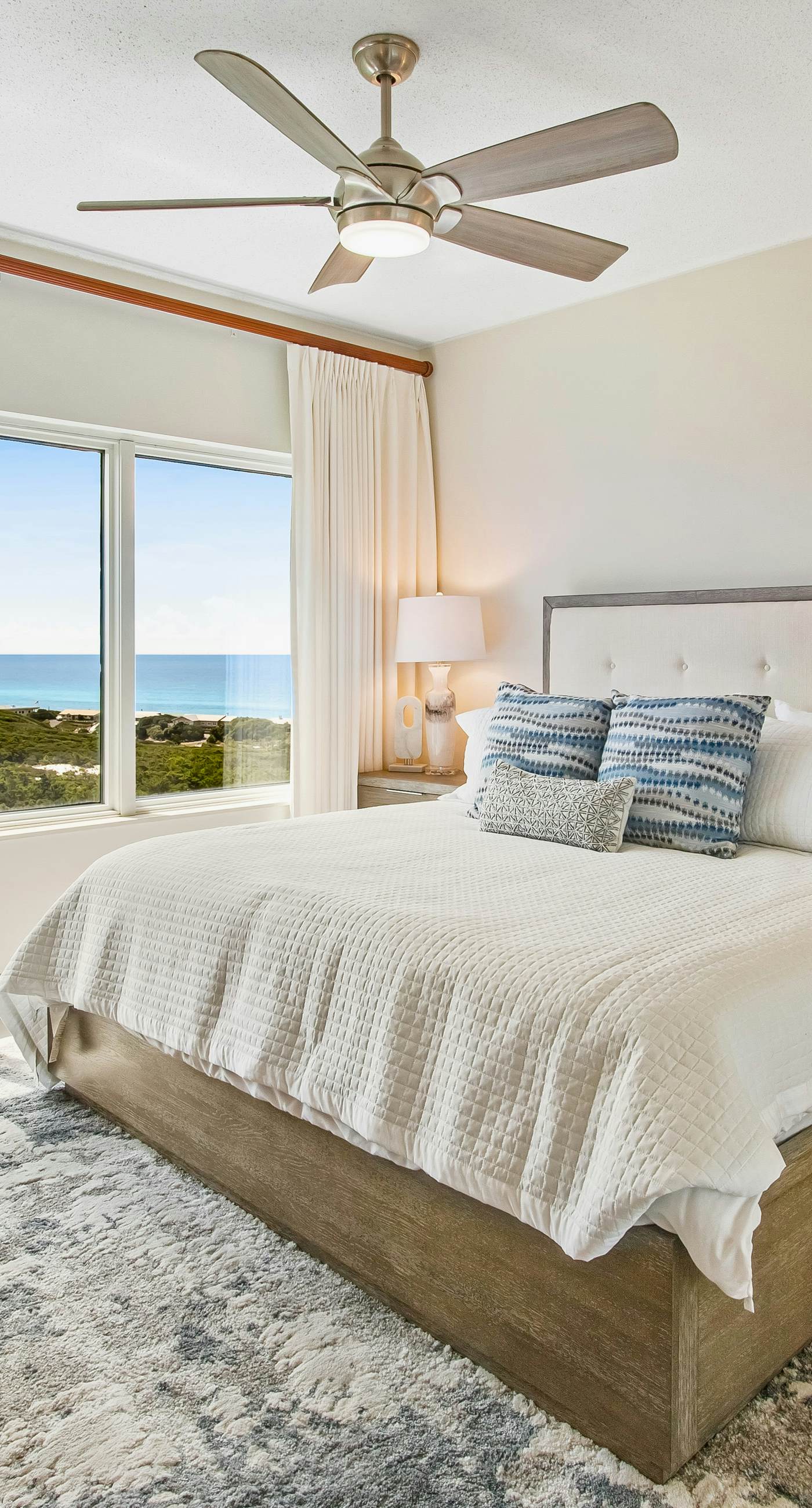 10th-Floor Gulf View Condo with Resort Pools