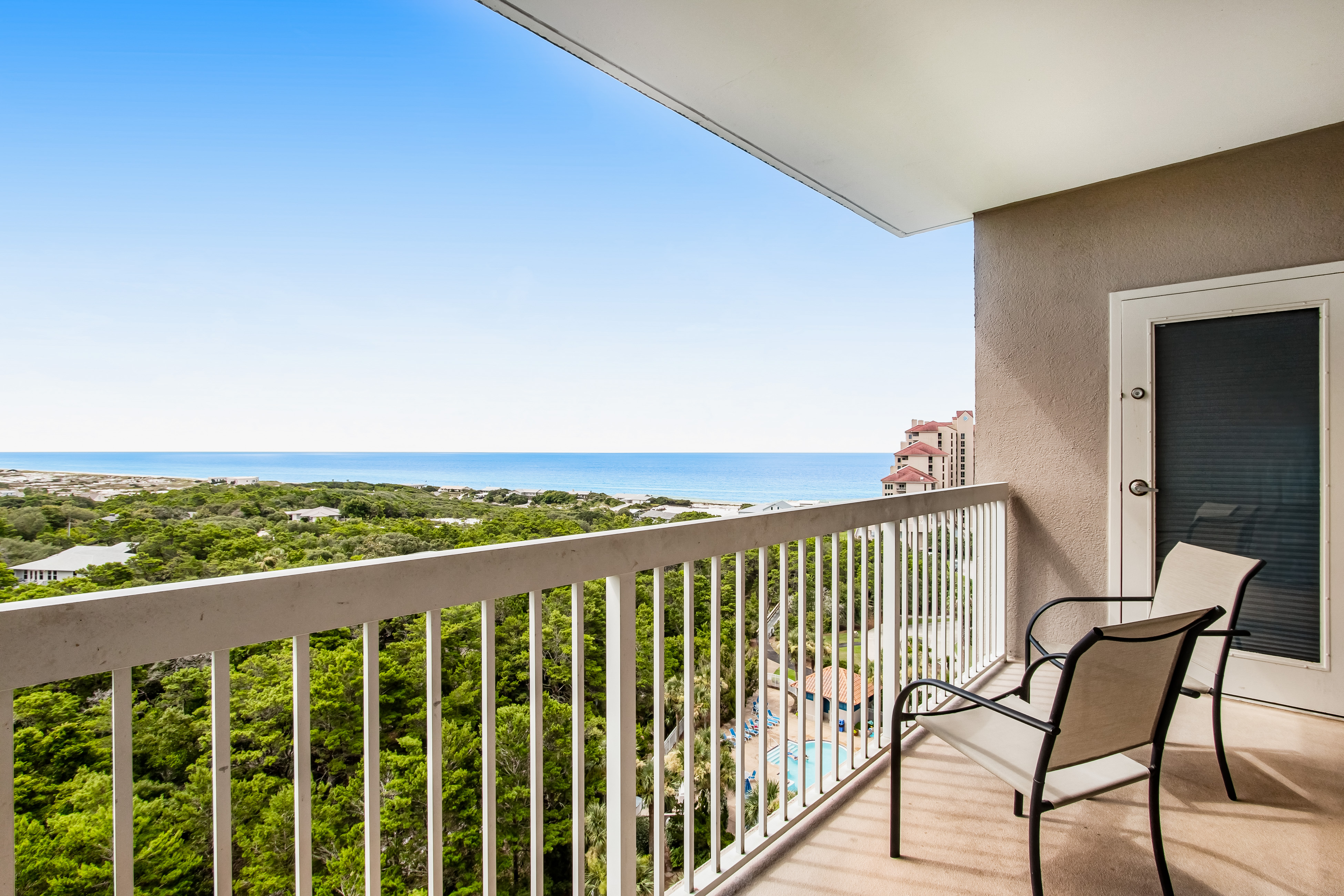 10th-Floor Gulf View Condo with Resort Pools