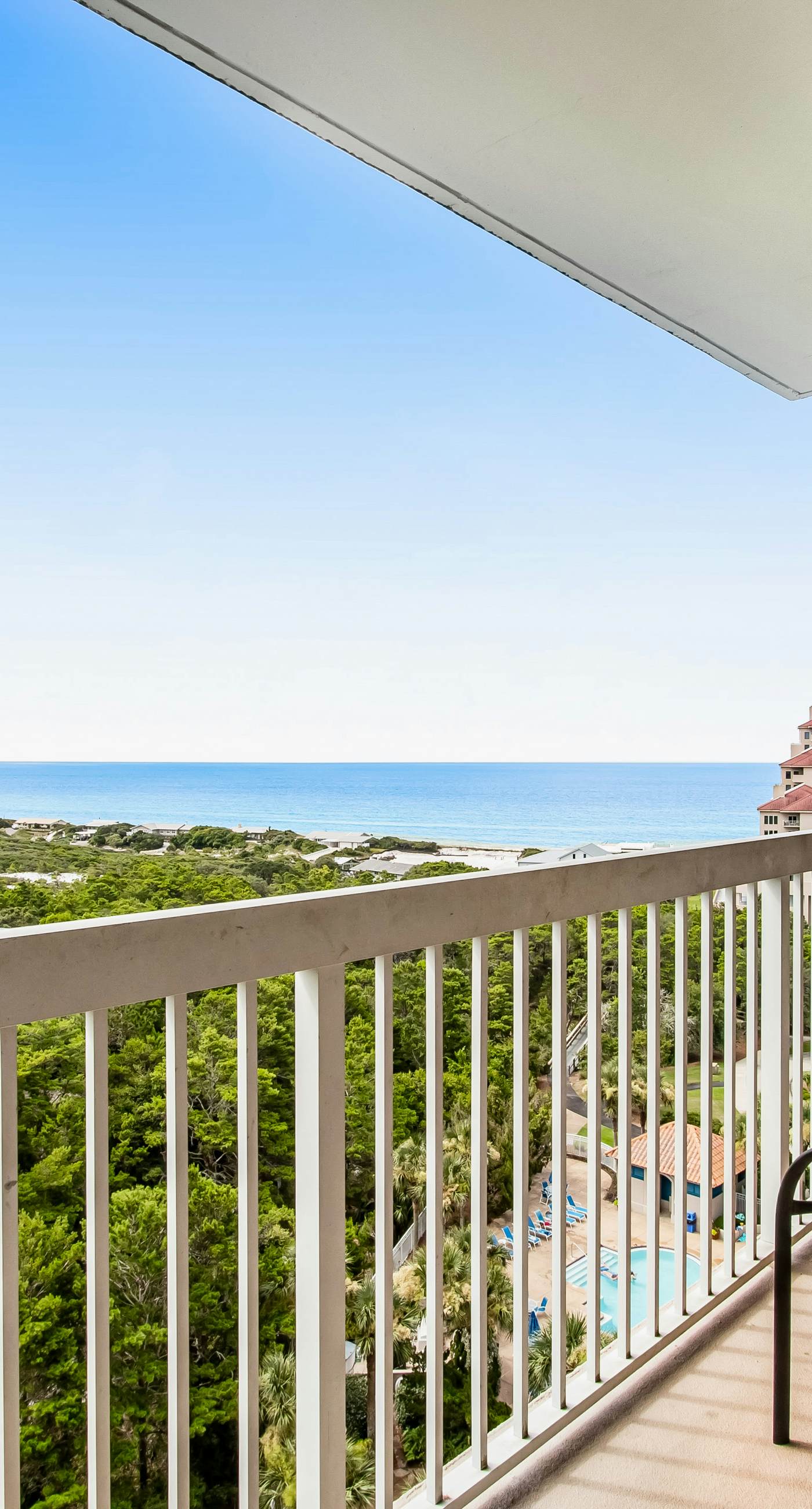 10th-Floor Gulf View Condo with Resort Pools