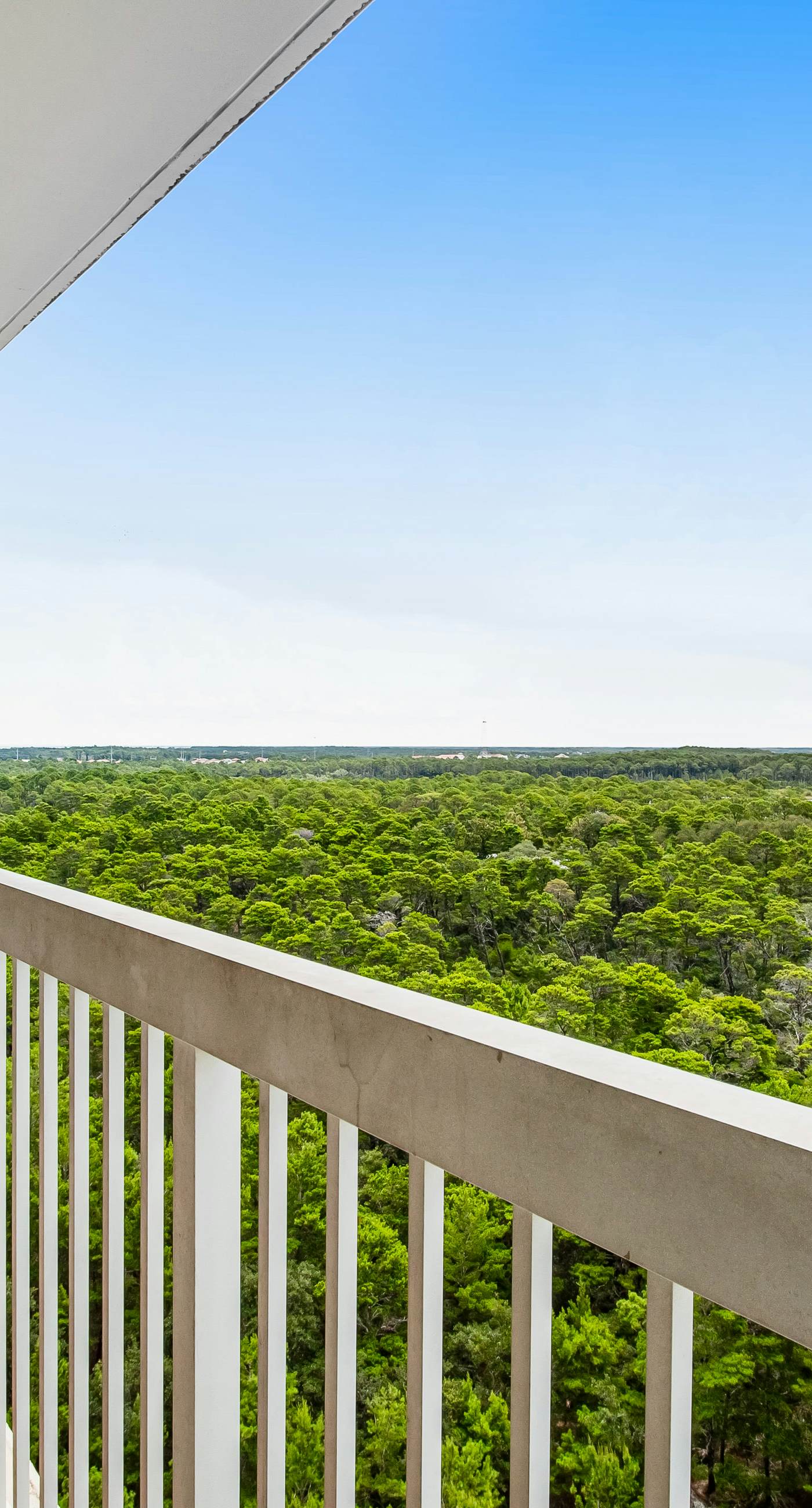 10th-Floor Gulf View Condo with Resort Pools