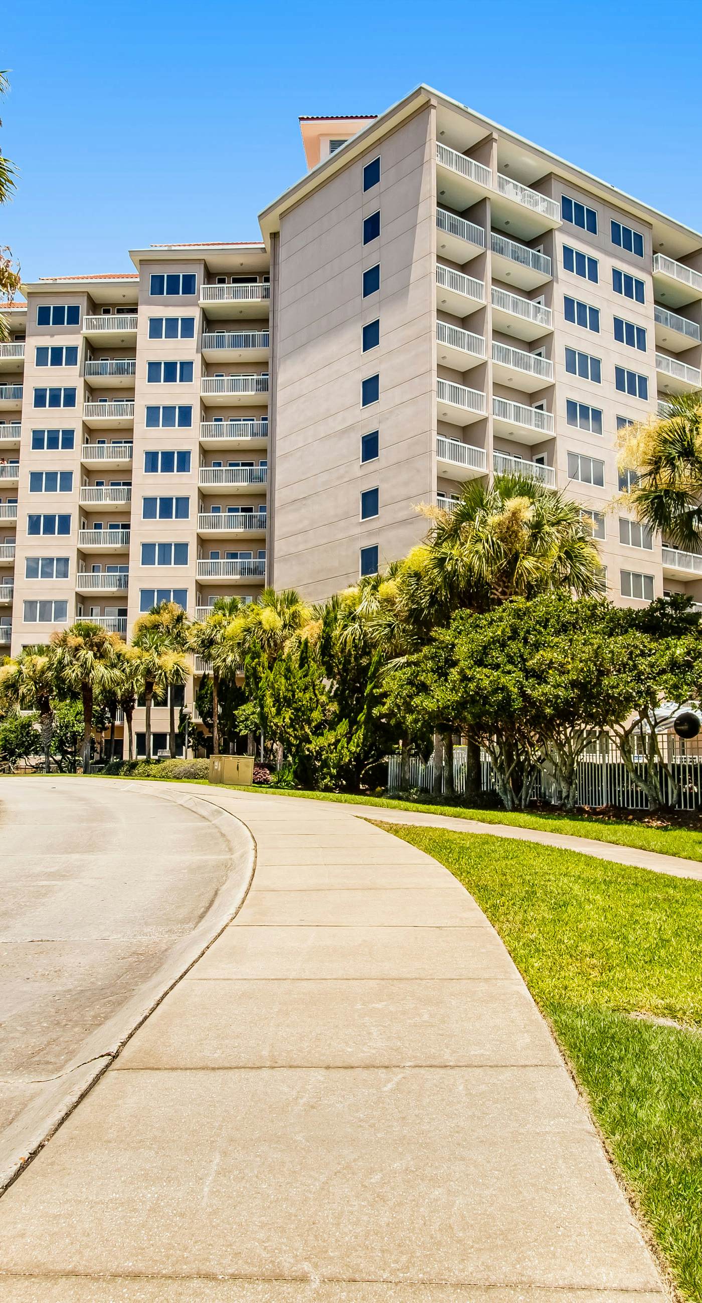 10th-Floor Gulf View Condo with Resort Pools