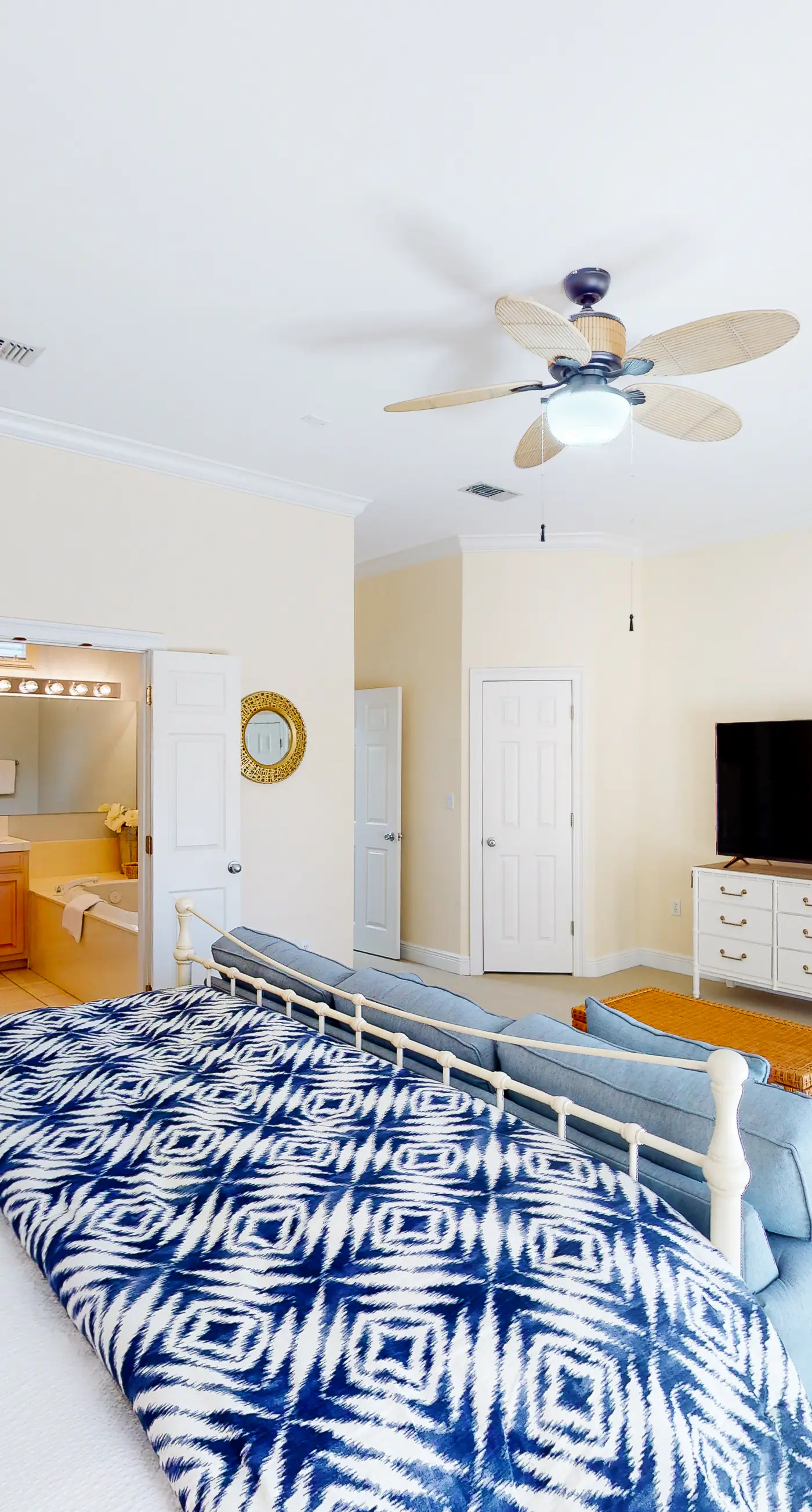 Exclusive 3BR retreat, steps to beach, pools