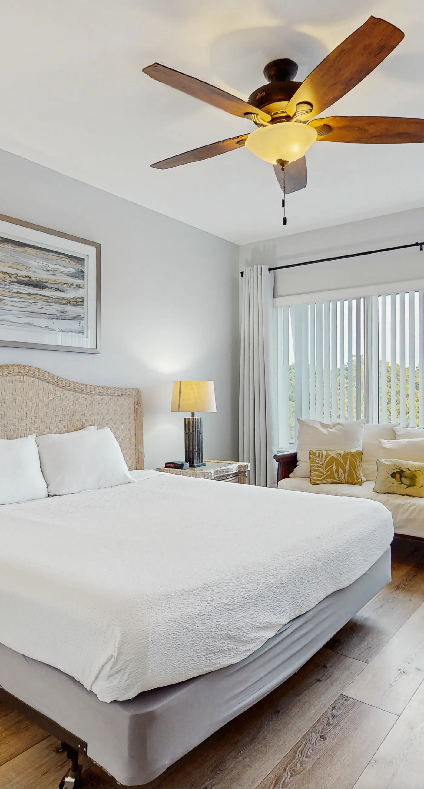 Gulf-Front Condo with Pools Hot Tub and Tennis